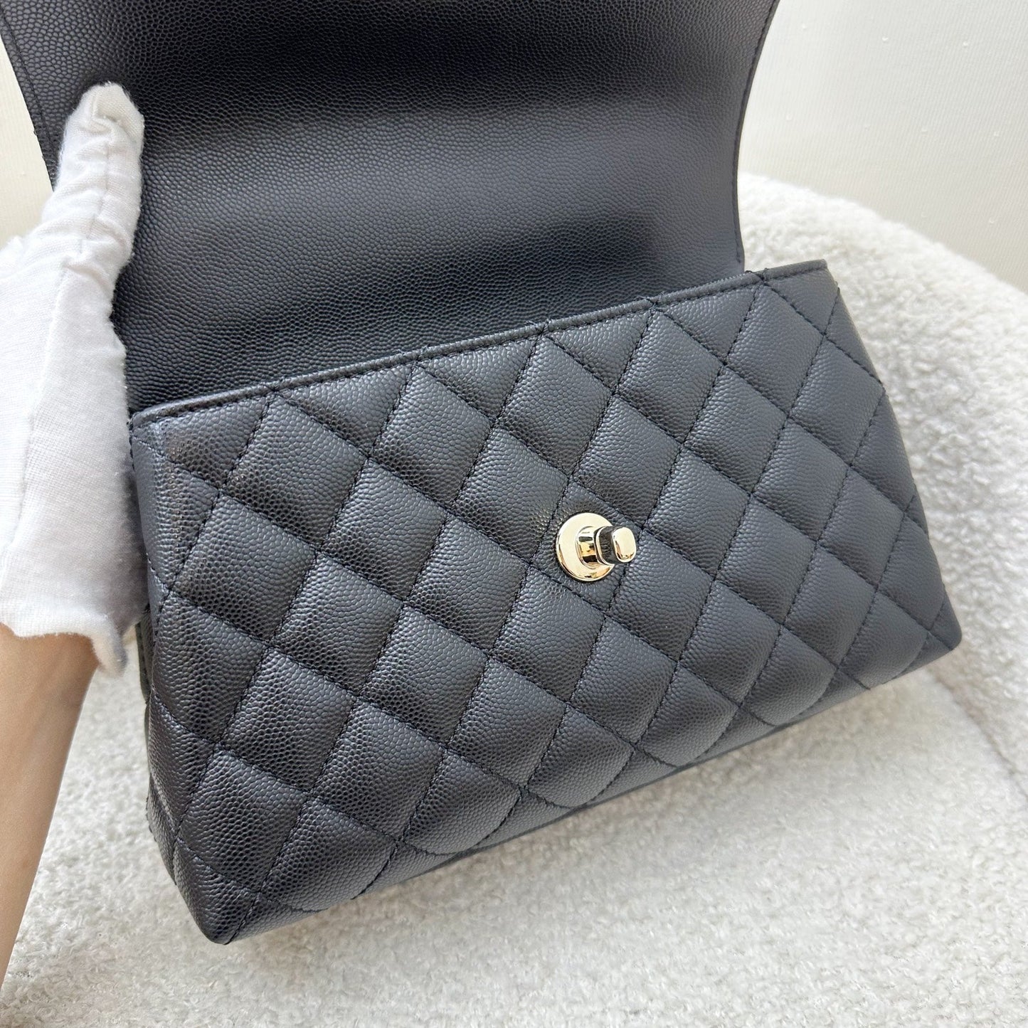 GLM-Small (24cm) Coco Handle Flap in Black Caviar and LGHW (Model: A92990)