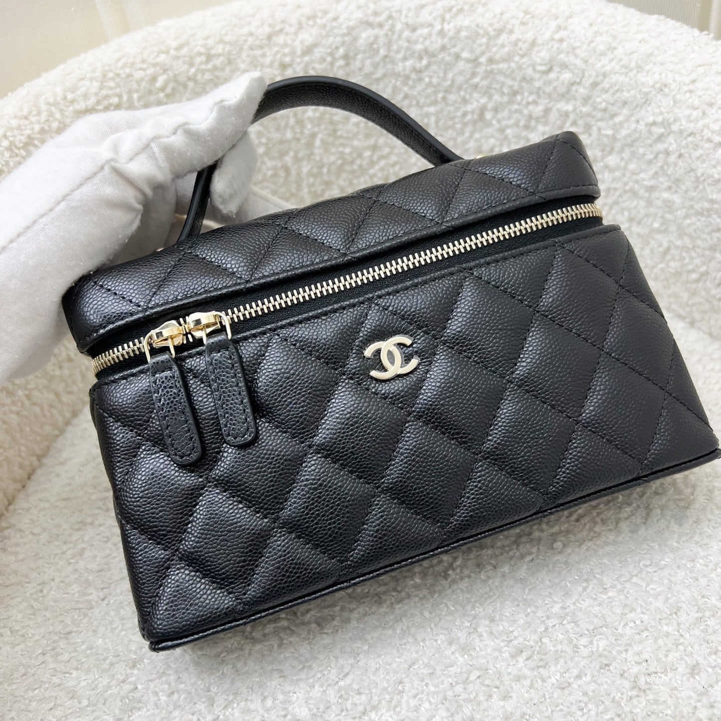 GLM-25C Vanity / Clutch with Chain (LP Style Bag) in Black Caviar and LGHW (Model: AP4385)