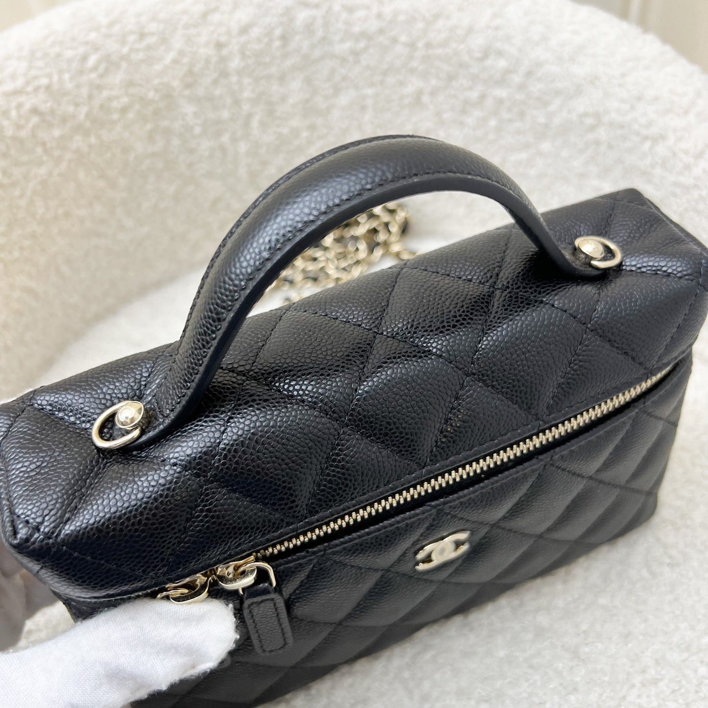 GLM-25C Vanity / Clutch with Chain (LP Style Bag) in Black Caviar and LGHW (Model: AP4385)