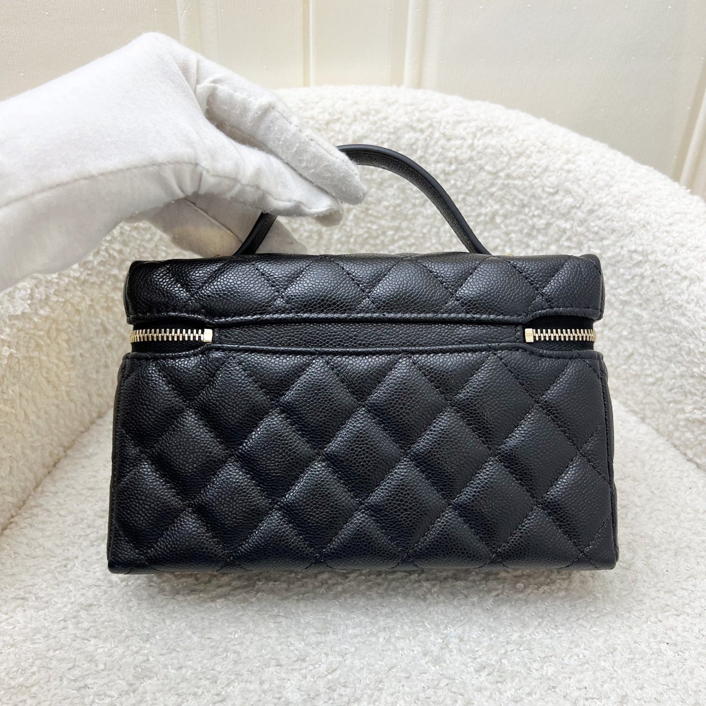 GLM-25C Vanity / Clutch with Chain (LP Style Bag) in Black Caviar and LGHW (Model: AP4385)