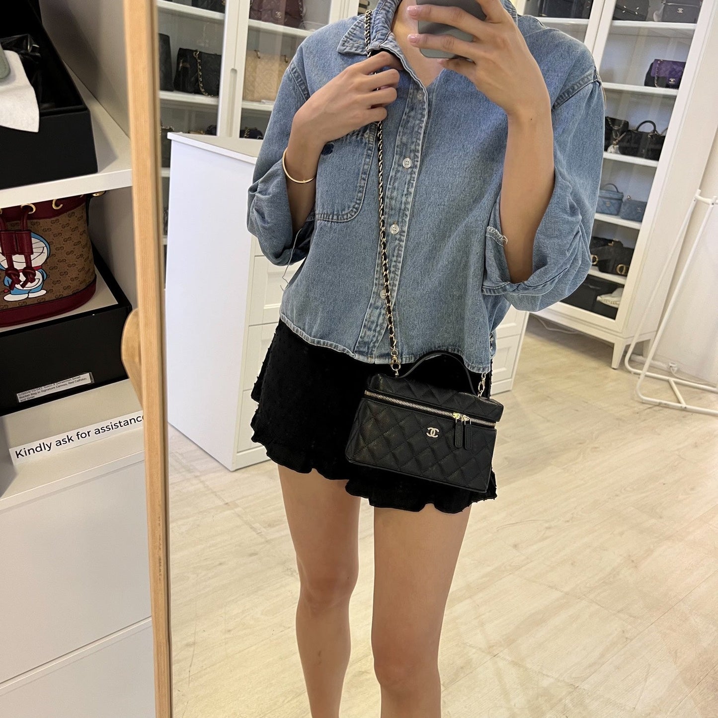 GLM-25C Vanity / Clutch with Chain (LP Style Bag) in Black Caviar and LGHW (Model: AP4385)