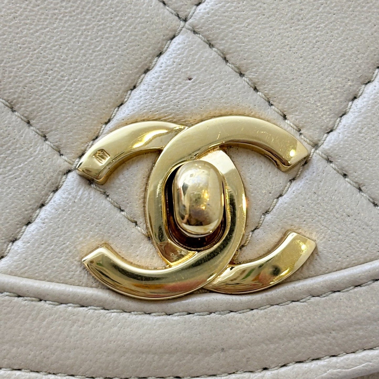 GLM- Flap in Beige Lambskin and GHW