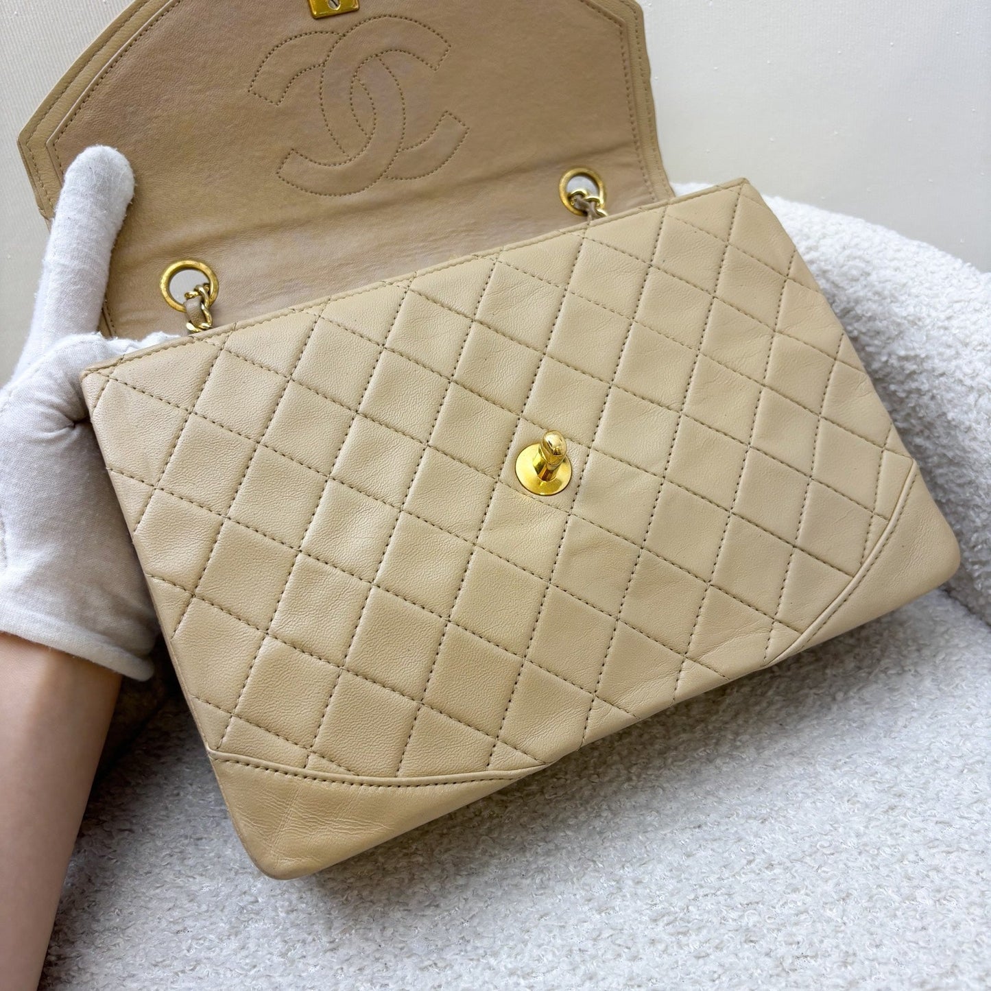 GLM- Flap in Beige Lambskin and GHW