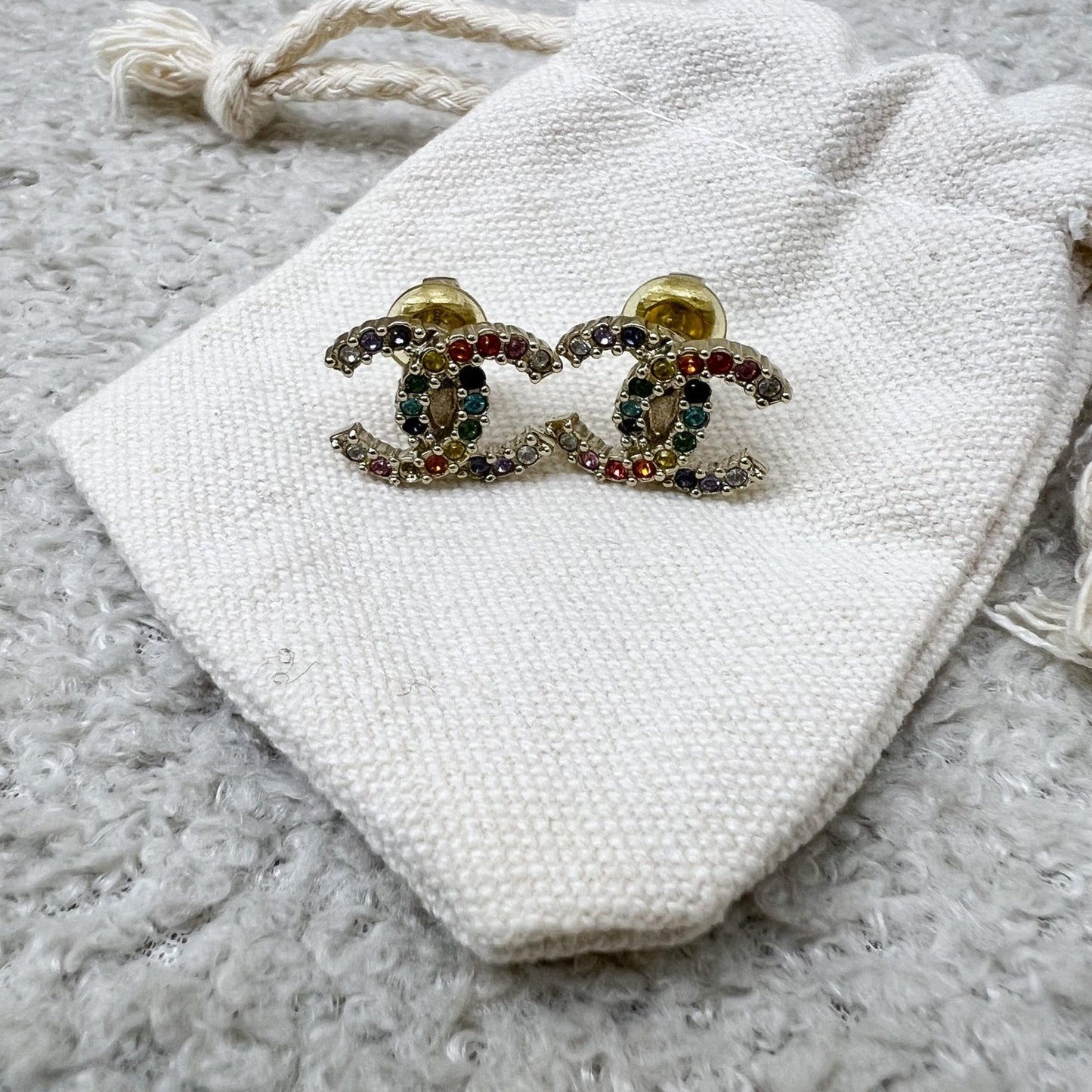 GLM-19S Clip-on GLM- Earrings with Rainbow Crystals and LGHW