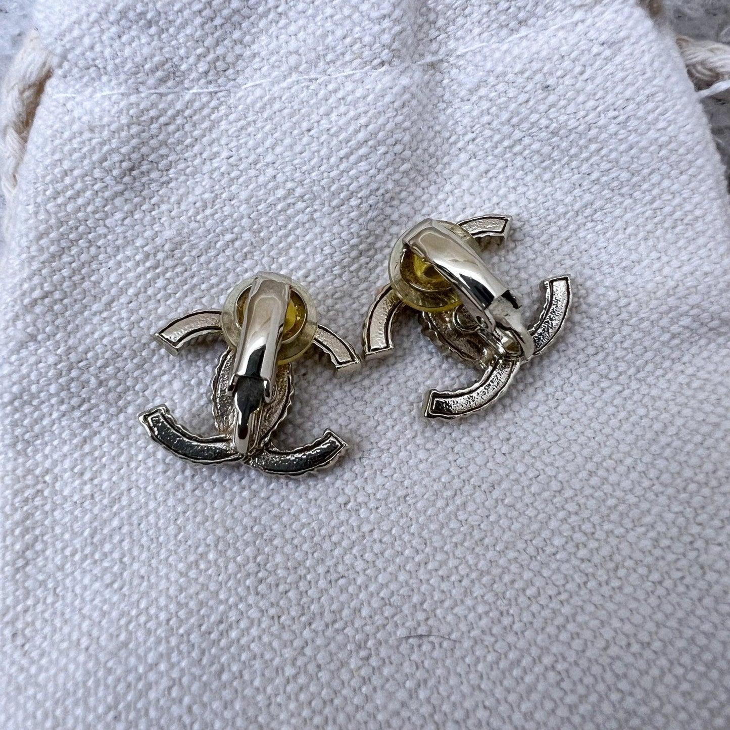 GLM-19S Clip-on GLM- Earrings with Rainbow Crystals and LGHW