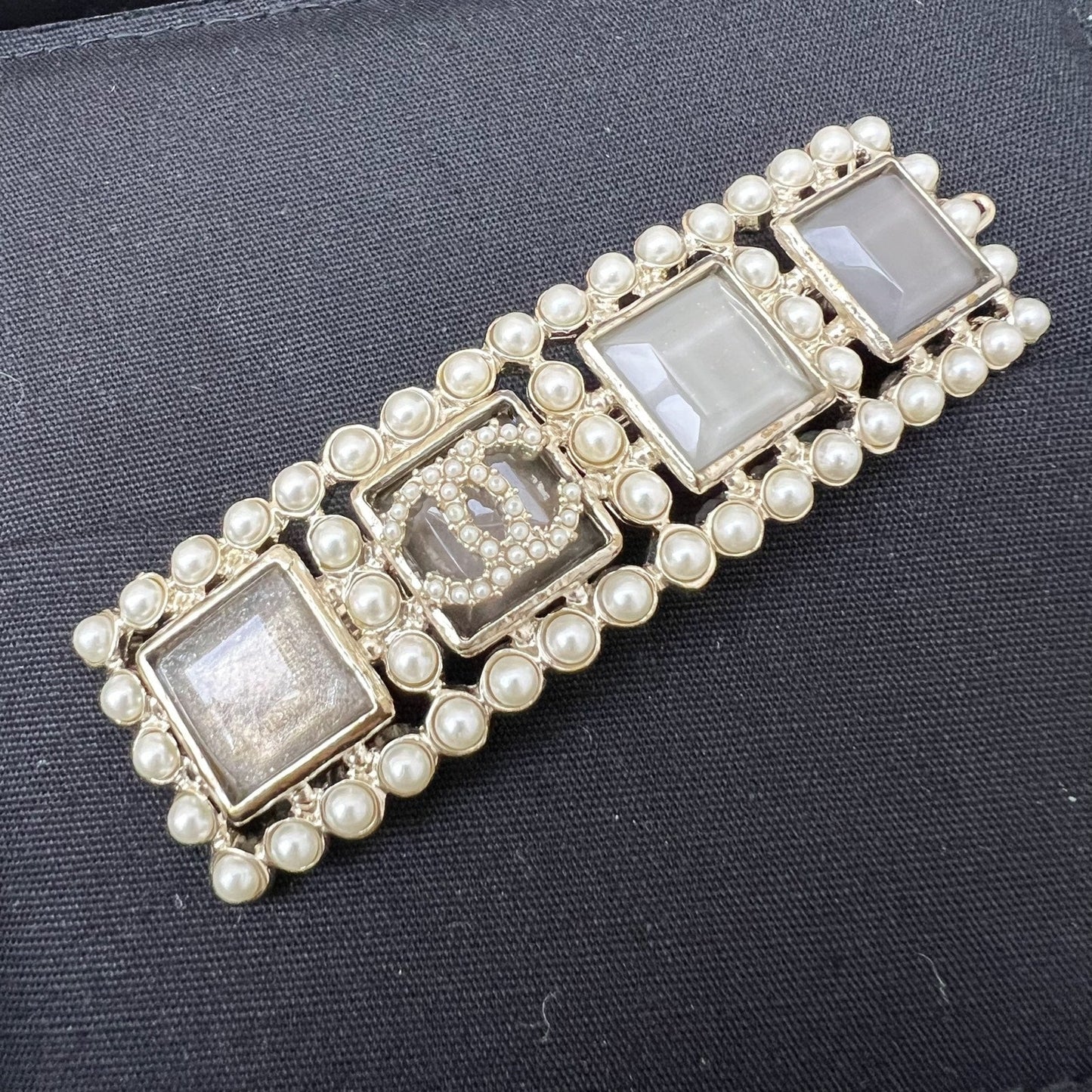 GLM-VIP Gift Hair Pin with Tiny Pearls and Square Crystals LGHW