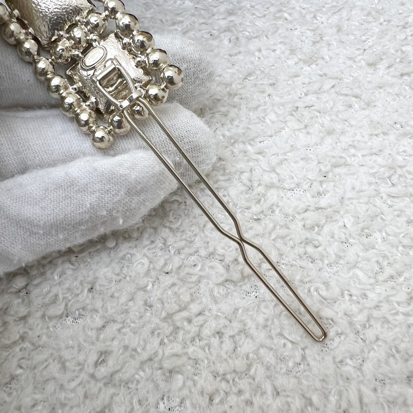GLM-VIP Gift Hair Pin with Tiny Pearls and Square Crystals LGHW