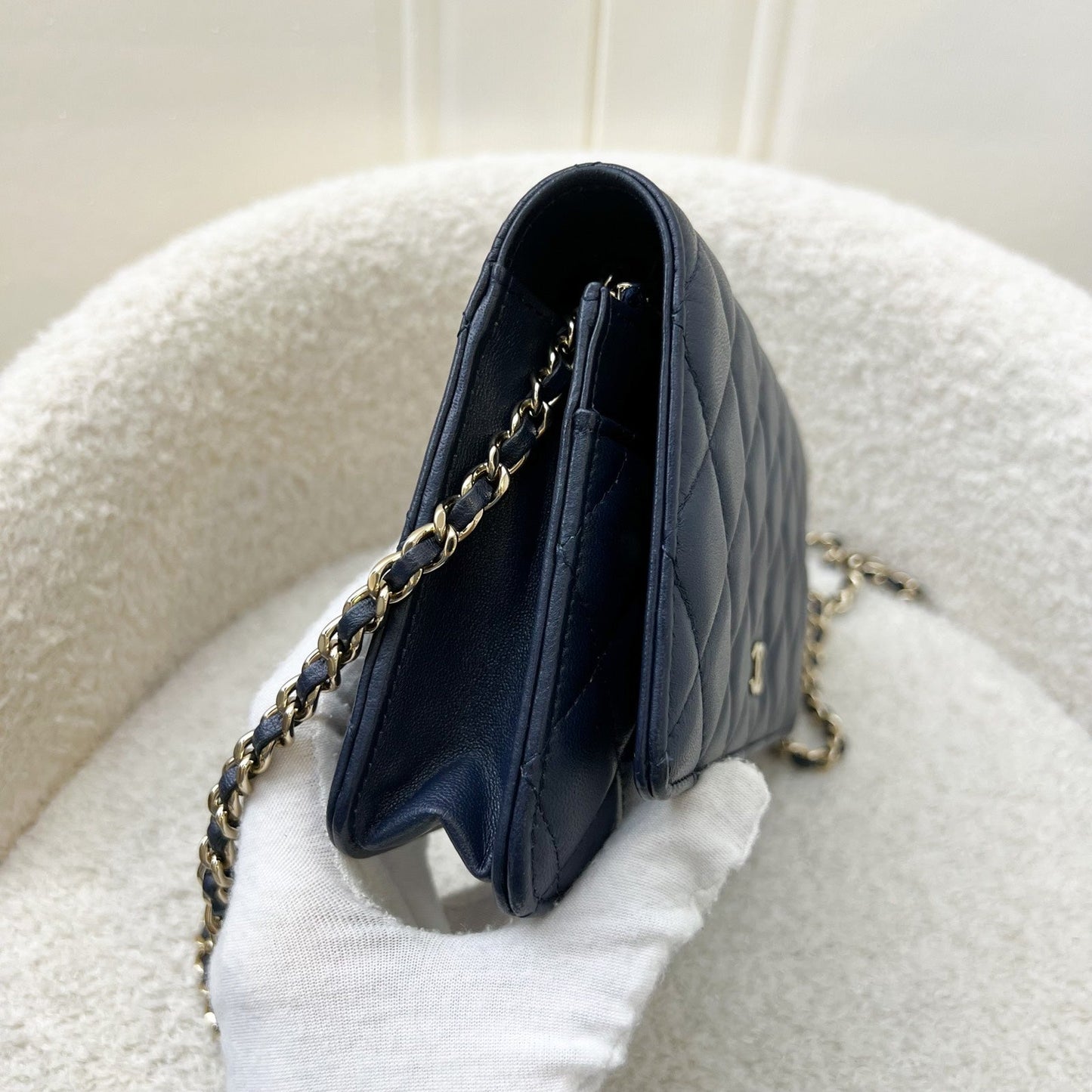 GLM-Classic Wallet on Chain WOC in Navy Lambskin and LGHW (Model: AP0250)