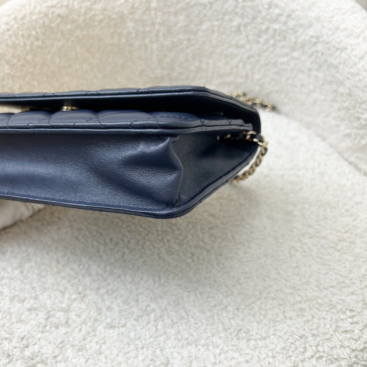 GLM-Classic Wallet on Chain WOC in Navy Lambskin and LGHW (Model: AP0250)