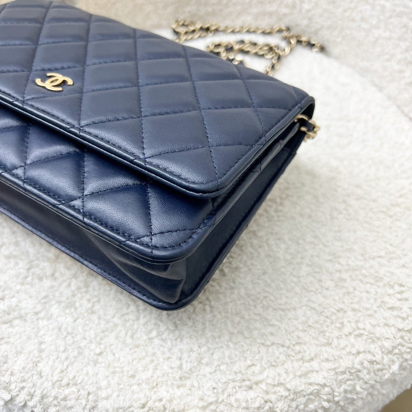 GLM-Classic Wallet on Chain WOC in Navy Lambskin and LGHW (Model: AP0250)