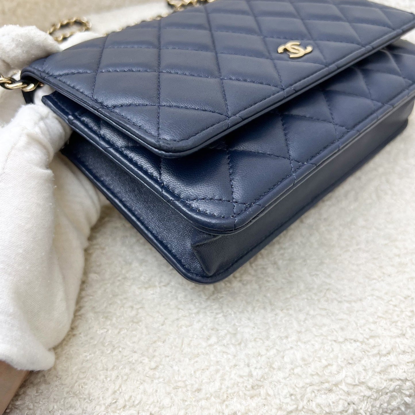 GLM-Classic Wallet on Chain WOC in Navy Lambskin and LGHW (Model: AP0250)