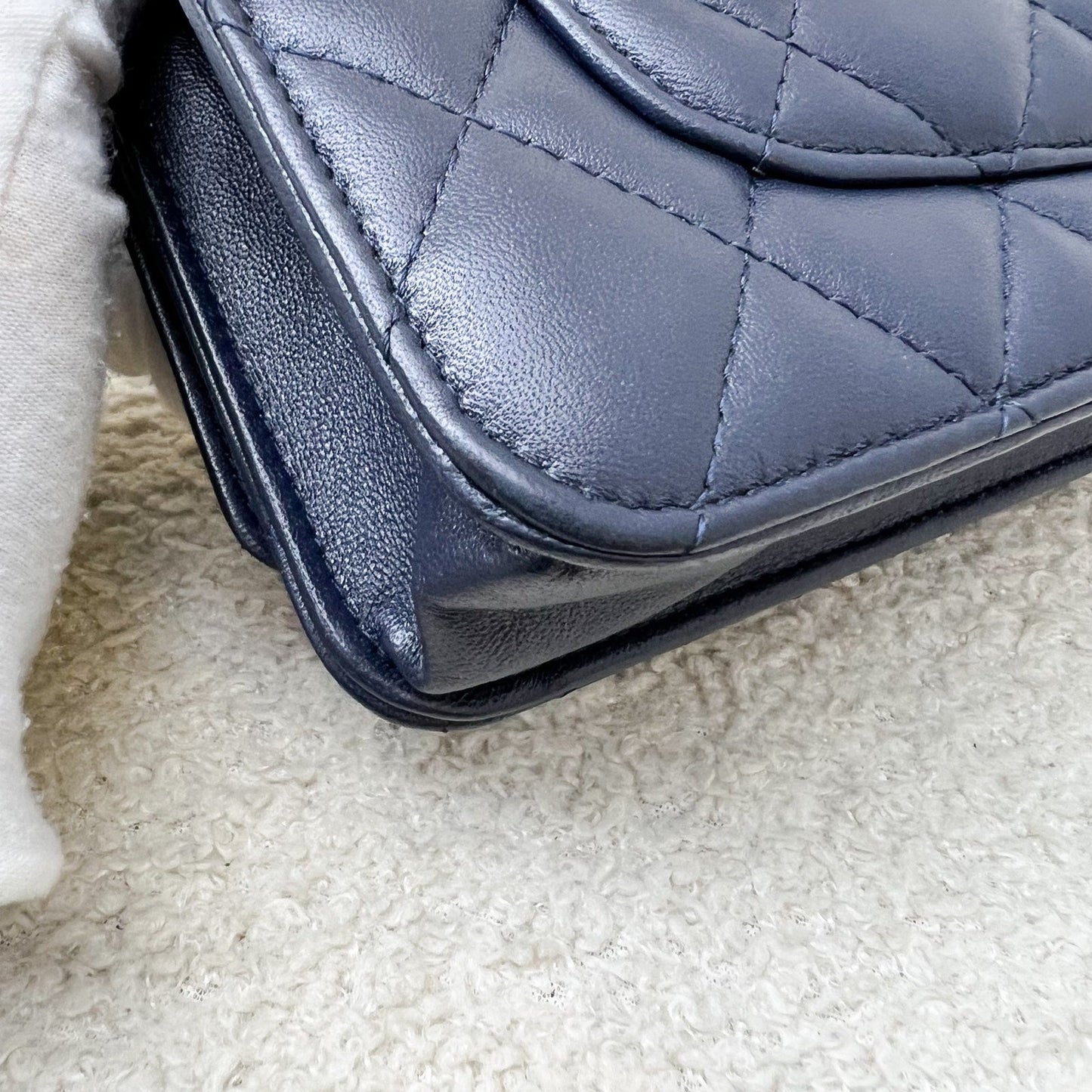 GLM-Classic Wallet on Chain WOC in Navy Lambskin and LGHW (Model: AP0250)