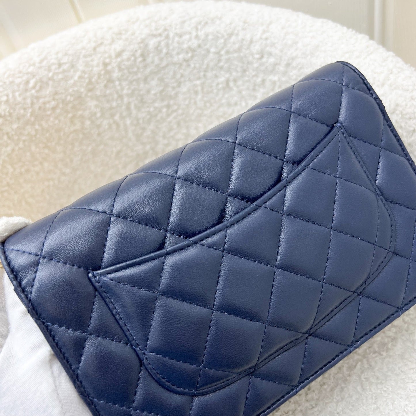 GLM-Classic Wallet on Chain WOC in Navy Lambskin and LGHW (Model: AP0250)