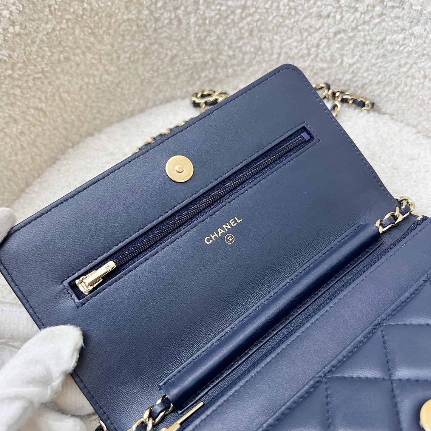 GLM-Classic Wallet on Chain WOC in Navy Lambskin and LGHW (Model: AP0250)