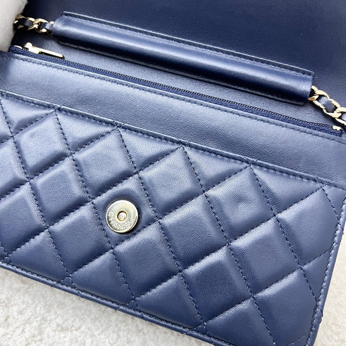 GLM-Classic Wallet on Chain WOC in Navy Lambskin and LGHW (Model: AP0250)