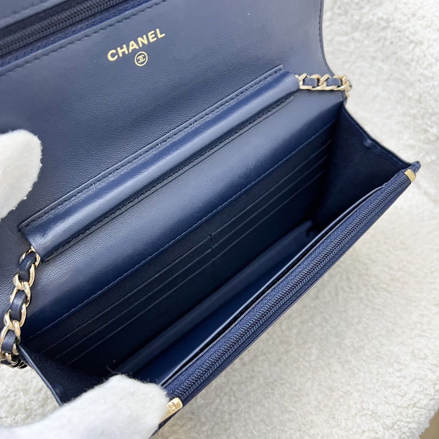 GLM-Classic Wallet on Chain WOC in Navy Lambskin and LGHW (Model: AP0250)