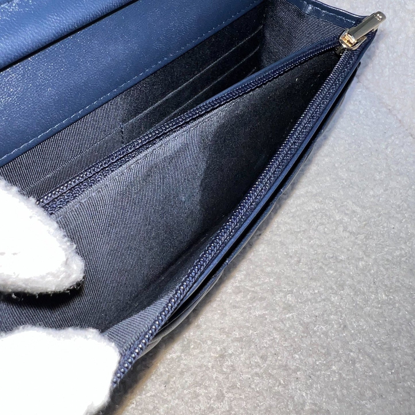GLM-Classic Wallet on Chain WOC in Navy Lambskin and LGHW (Model: AP0250)