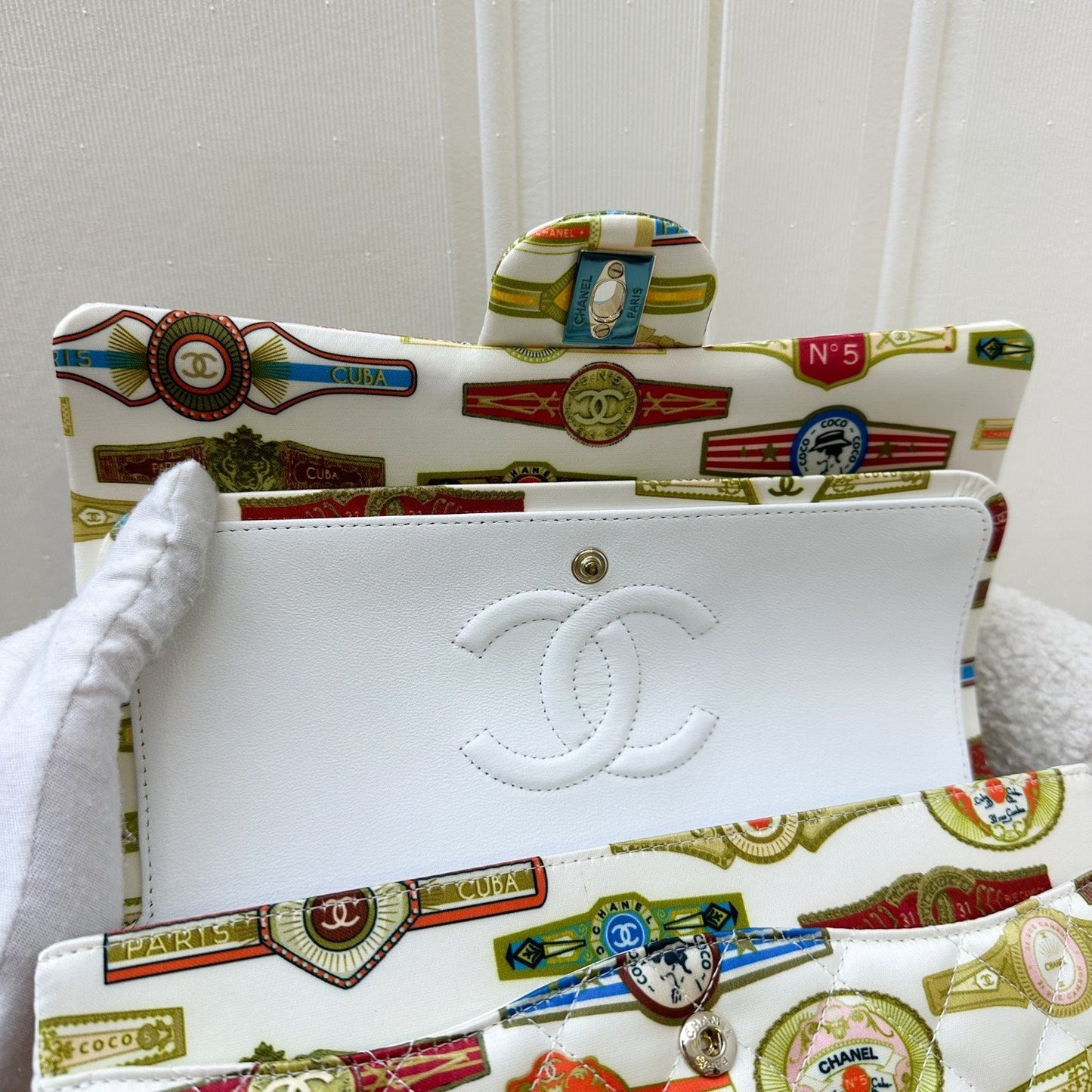 GLM-Medium Classic Flap CF Limited Edition Cuba in Printed White Fabric and LGHW