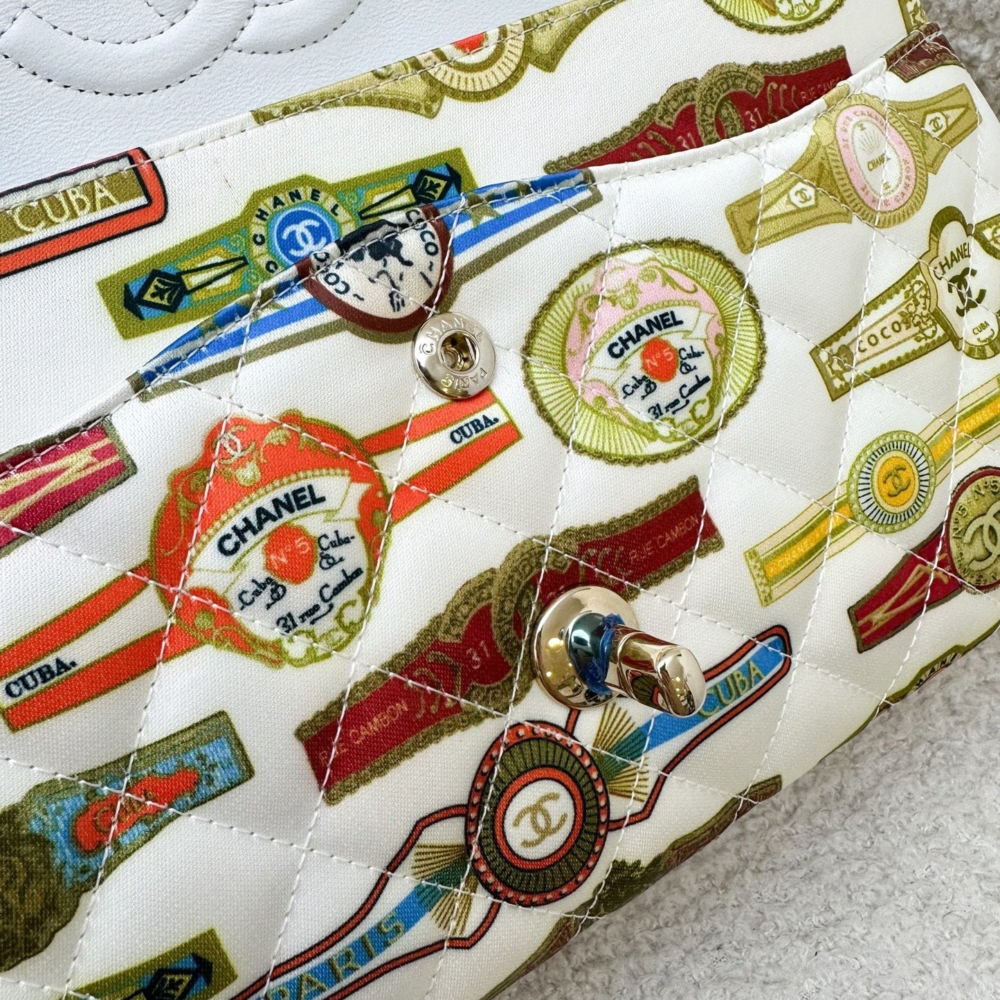 GLM-Medium Classic Flap CF Limited Edition Cuba in Printed White Fabric and LGHW