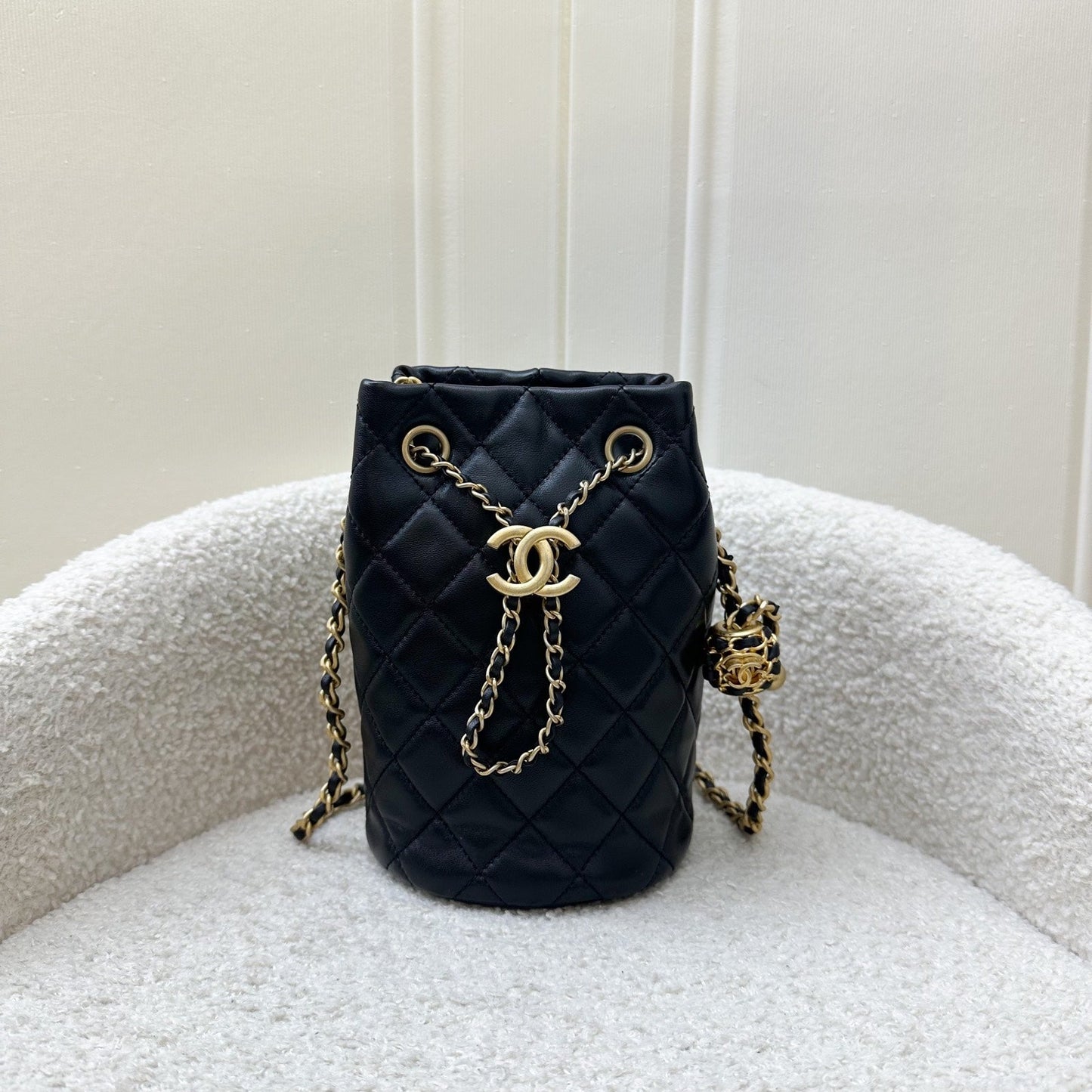 GLM-New Pearl Crush Bucket Bag in 22S Black Lambskin AGHW