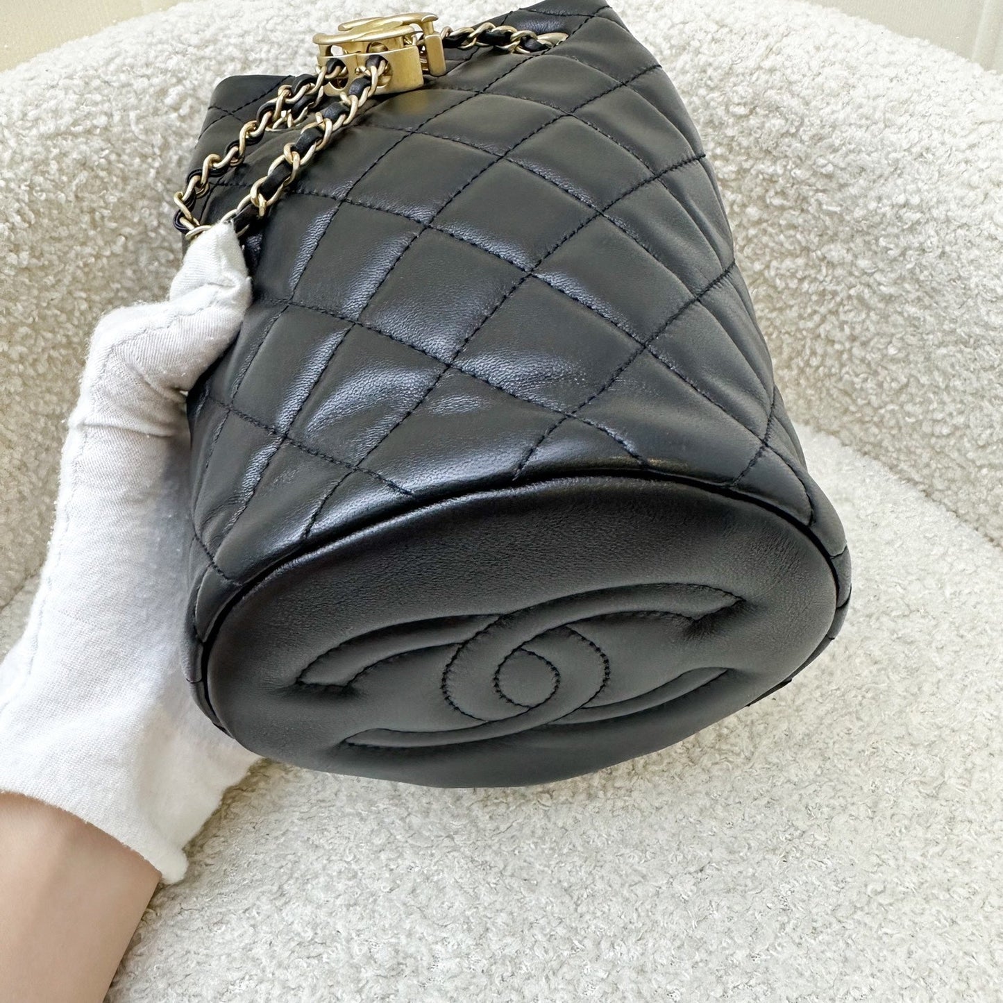 GLM-New Pearl Crush Bucket Bag in 22S Black Lambskin AGHW