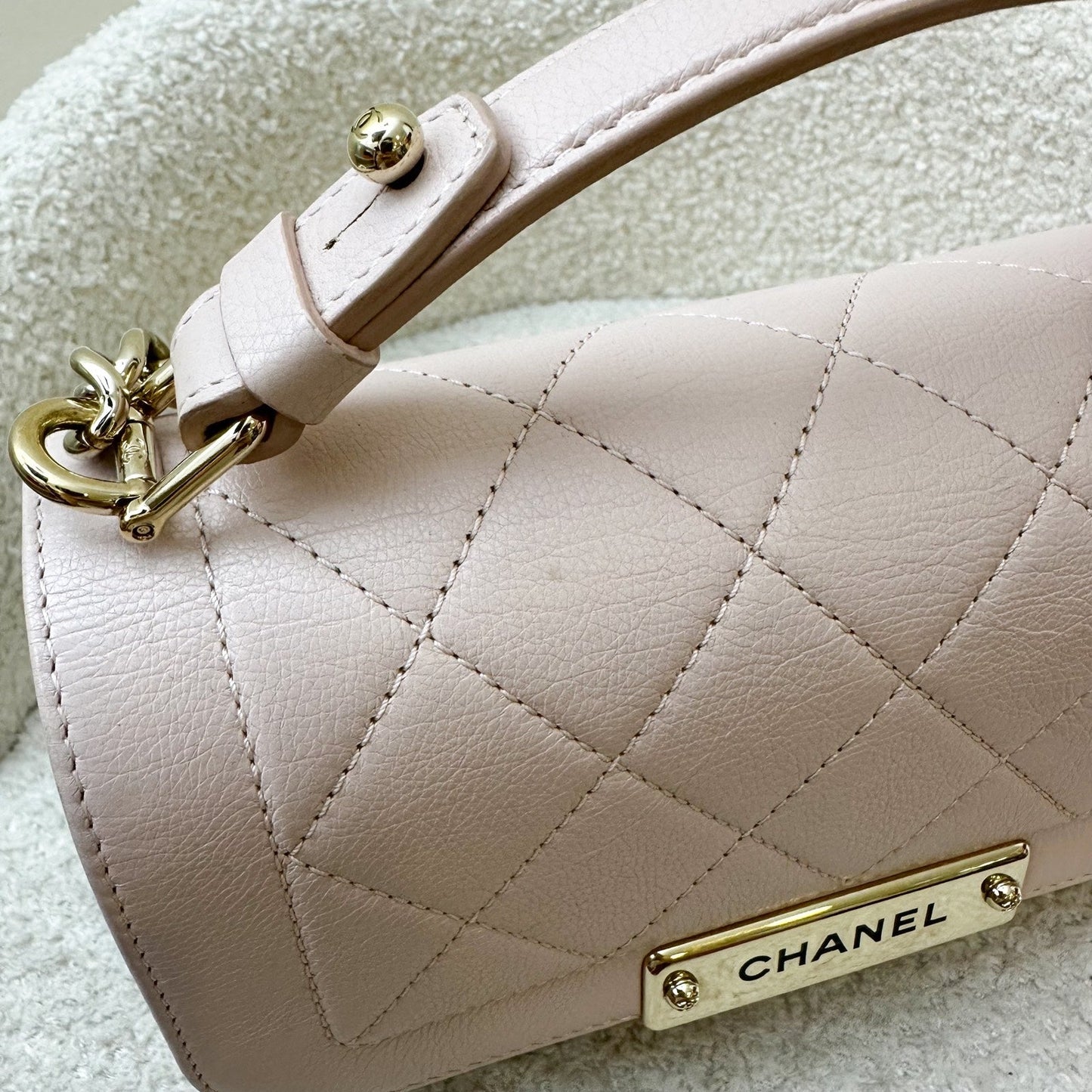 GLM-17C Click Label Shoulder Bag in Light Pink Calfskin and LGHW
