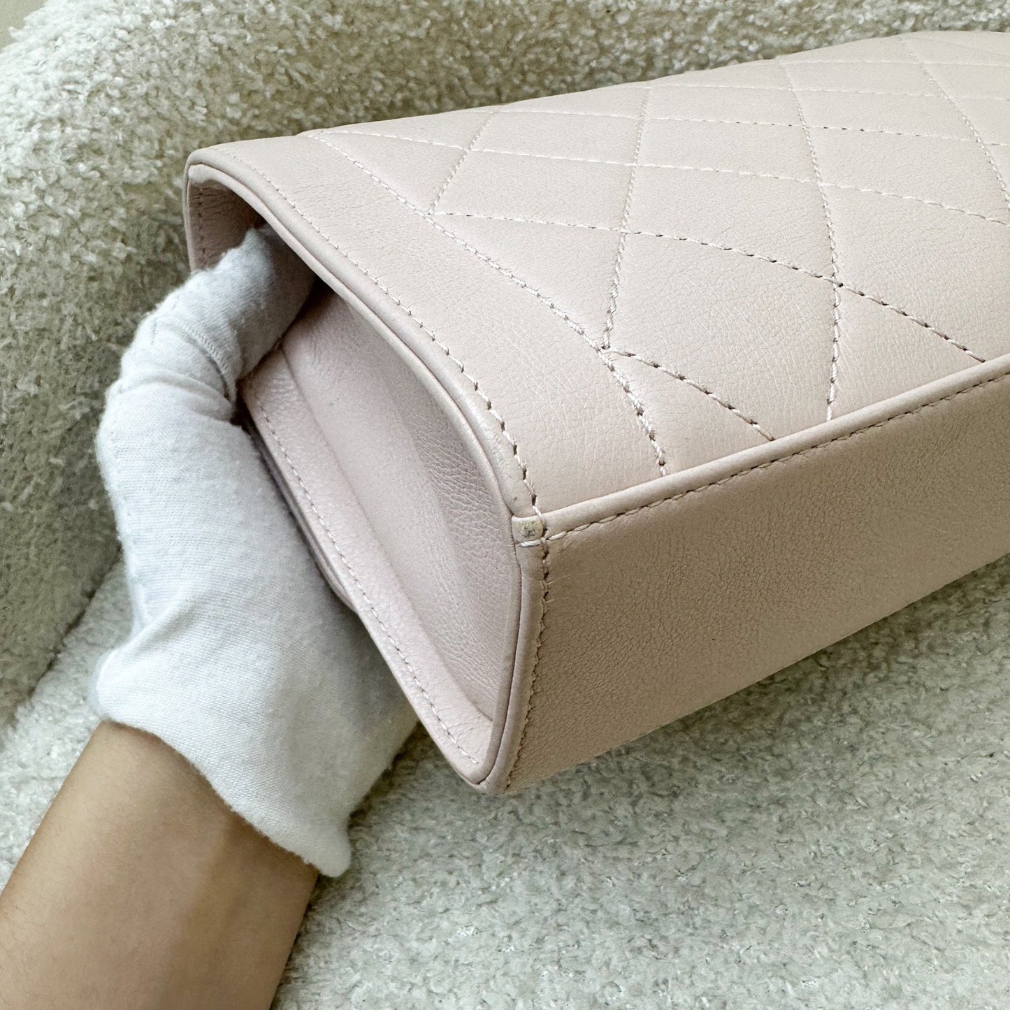 GLM-17C Click Label Shoulder Bag in Light Pink Calfskin and LGHW