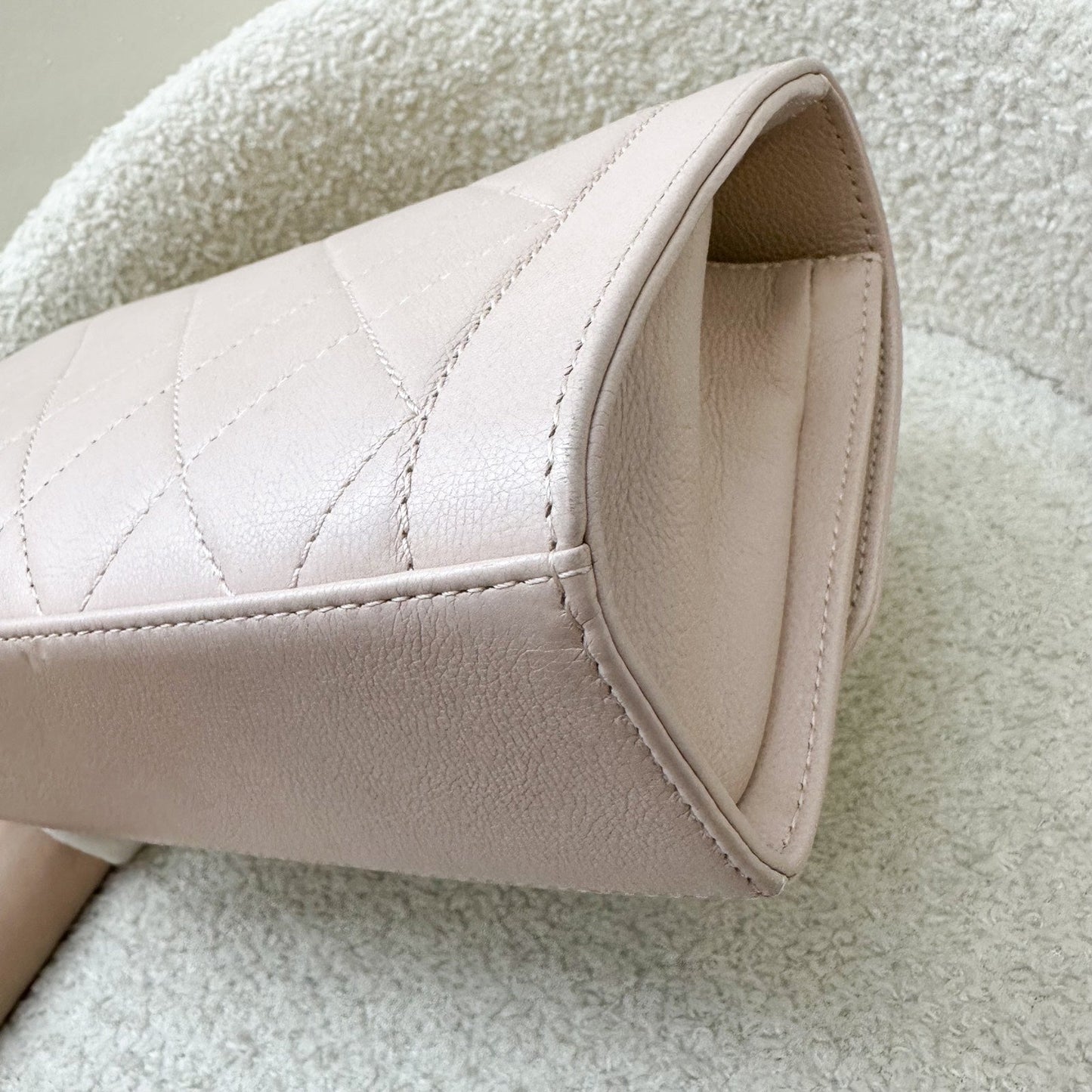 GLM-17C Click Label Shoulder Bag in Light Pink Calfskin and LGHW