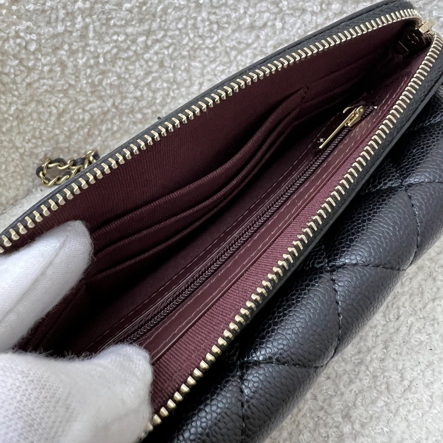 GLM-Phone Holder / Wallet On Chain WOC in Black Caviar and LGHW (Model: AP2096)