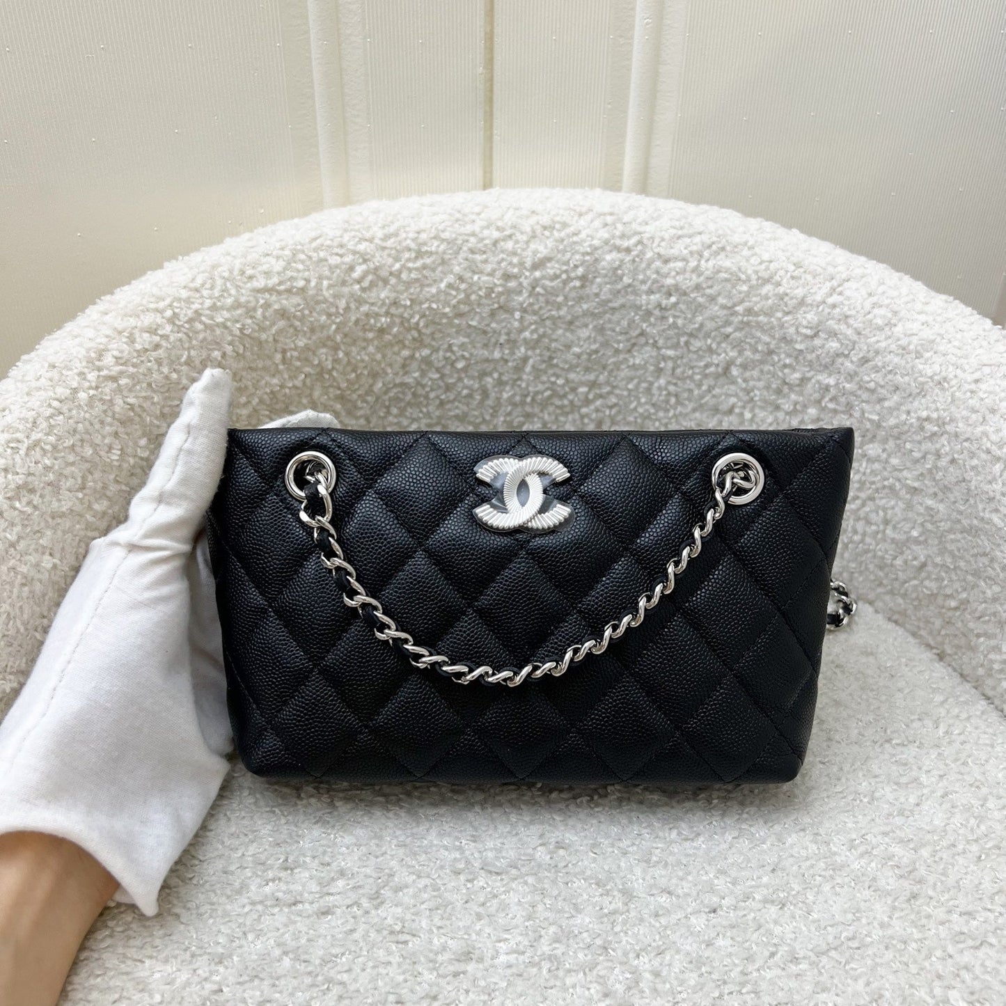 GLM-25C Mini Clutch with Chain in Black Caviar and SHW (Model: AP4417)