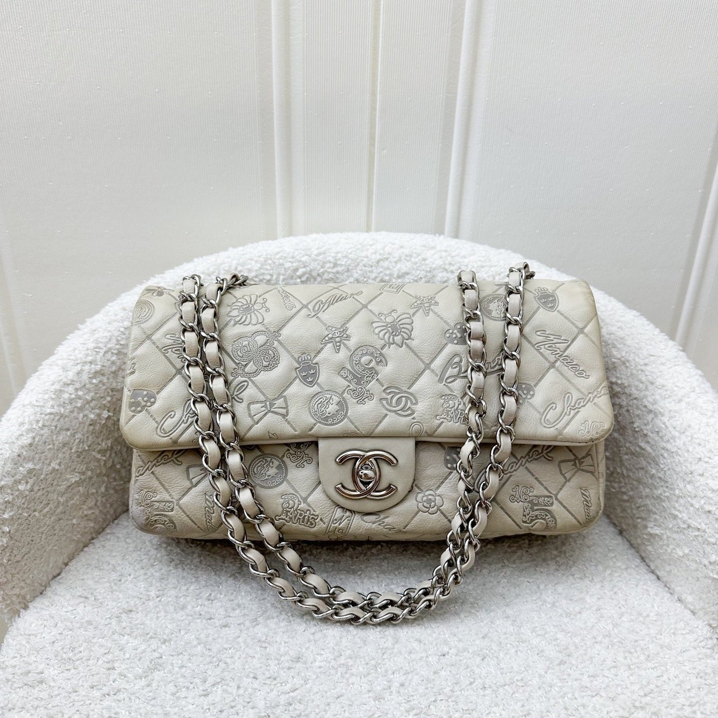 GLM-Medium Classic Flap CF with Embossed Charms in Ecru Calfskin SHW