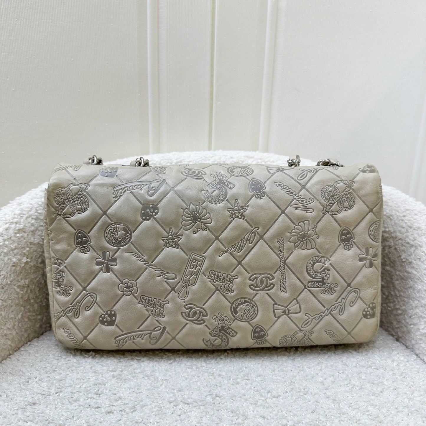 GLM-Medium Classic Flap CF with Embossed Charms in Ecru Calfskin SHW