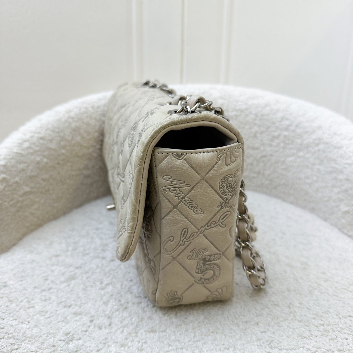 GLM-Medium Classic Flap CF with Embossed Charms in Ecru Calfskin SHW