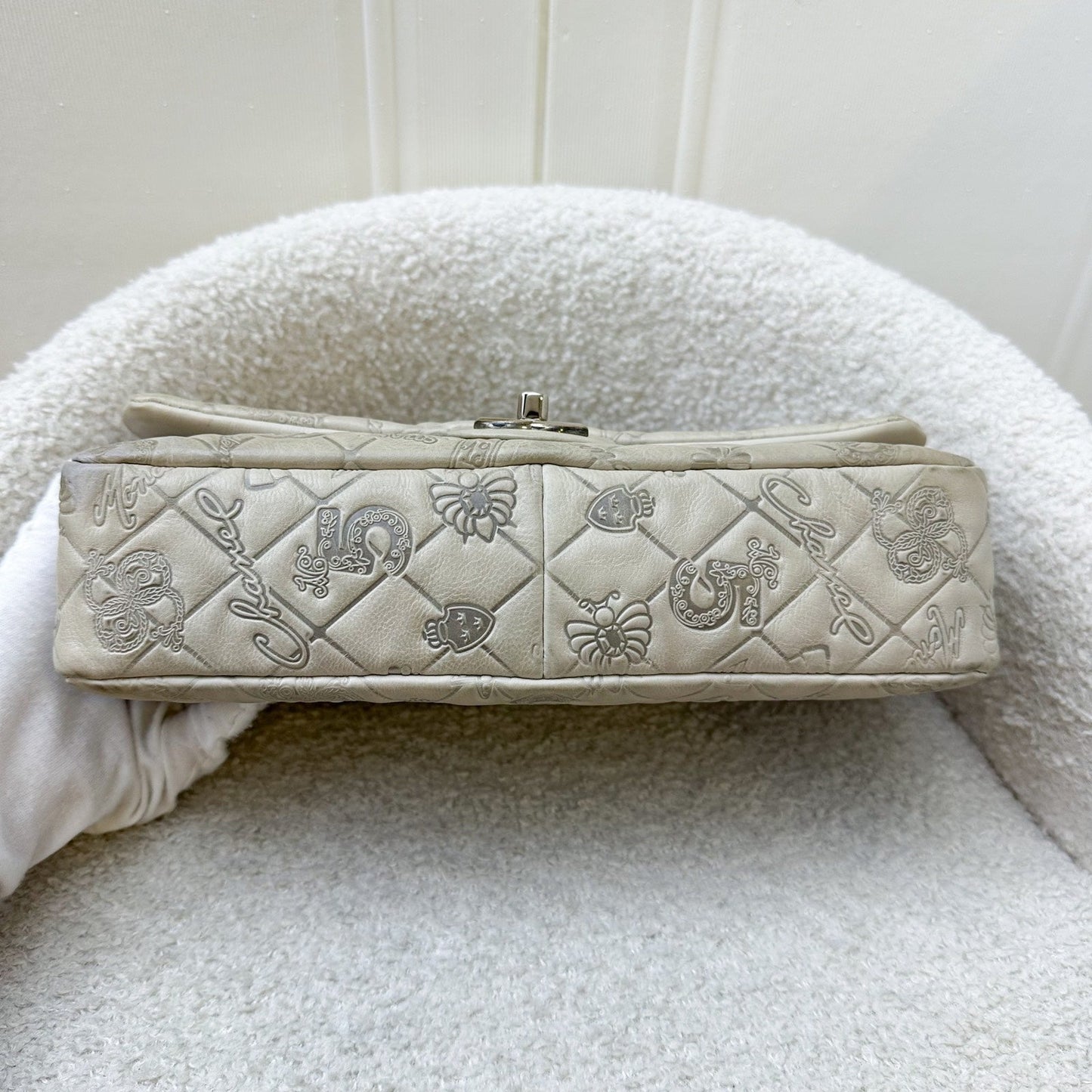 GLM-Medium Classic Flap CF with Embossed Charms in Ecru Calfskin SHW