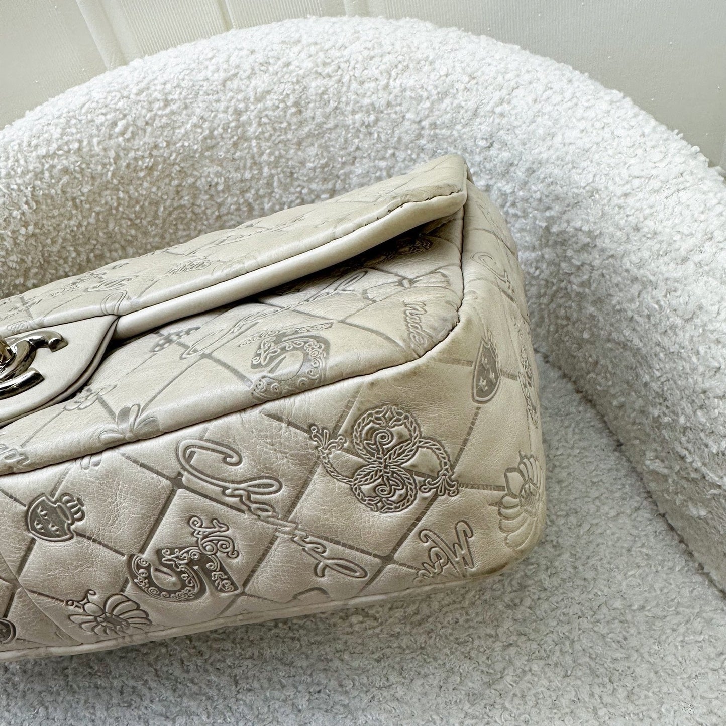 GLM-Medium Classic Flap CF with Embossed Charms in Ecru Calfskin SHW