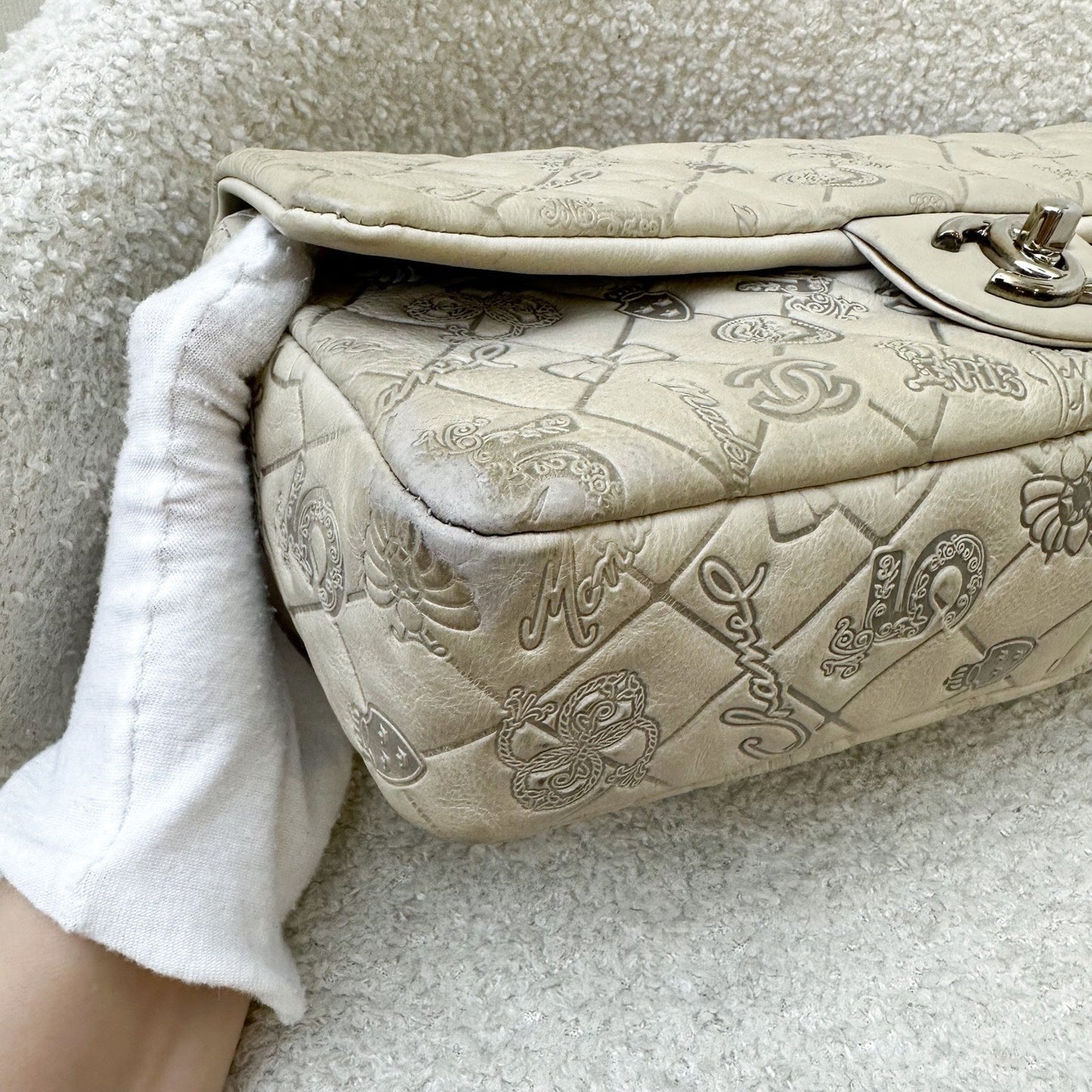 GLM-Medium Classic Flap CF with Embossed Charms in Ecru Calfskin SHW