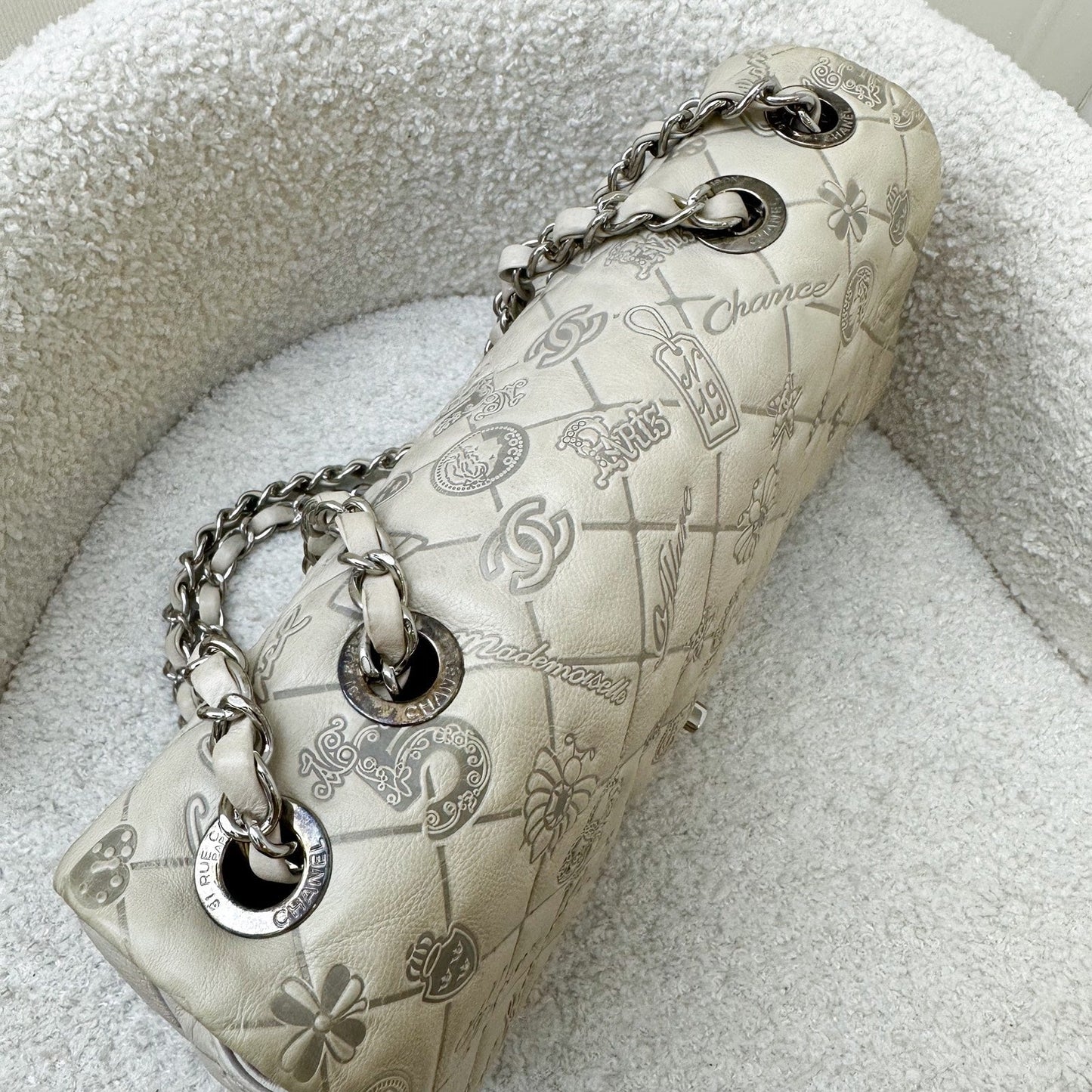 GLM-Medium Classic Flap CF with Embossed Charms in Ecru Calfskin SHW