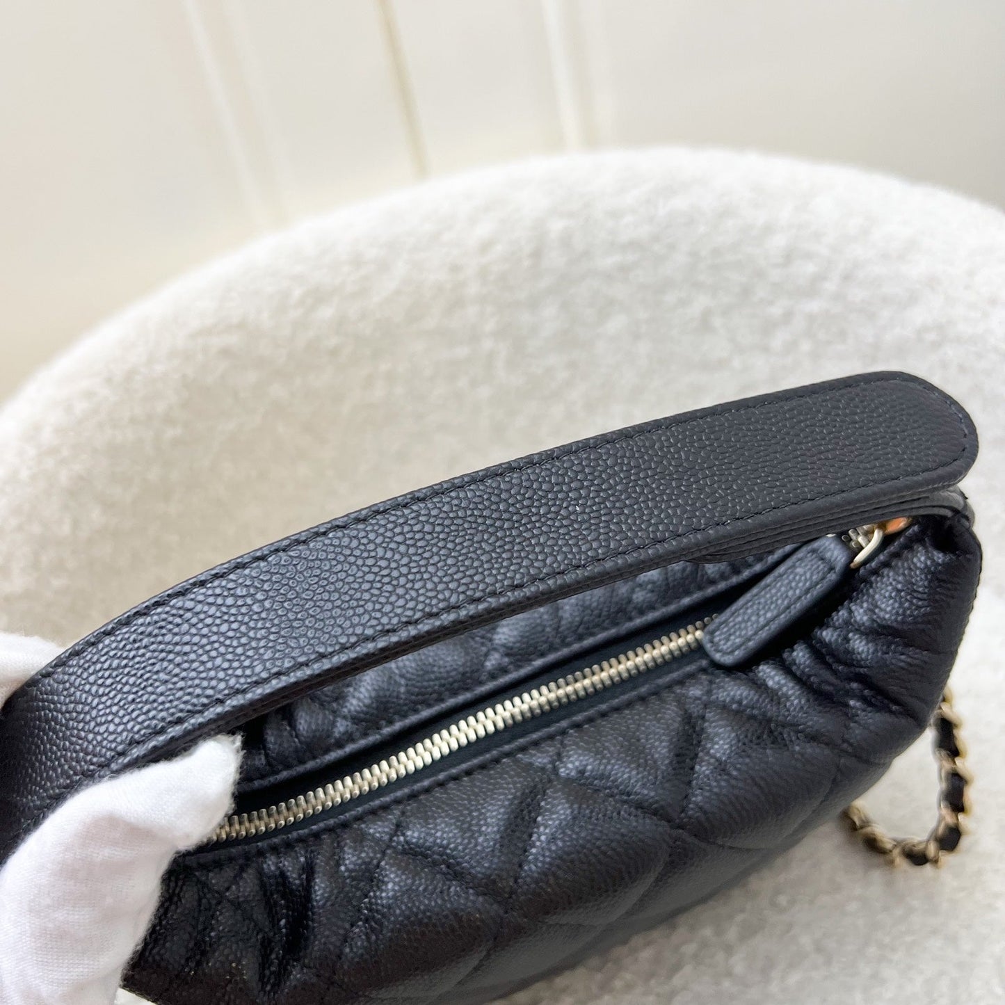 GLM-25C Quilted Hobo Clutch on Chain in Black Caviar and LGHW (Model: AP4386)
