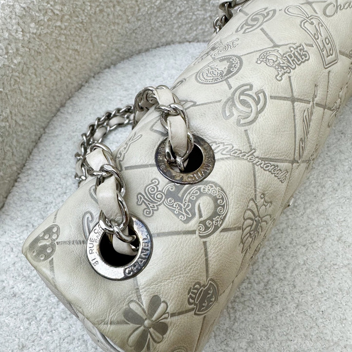GLM-Medium Classic Flap CF with Embossed Charms in Ecru Calfskin SHW