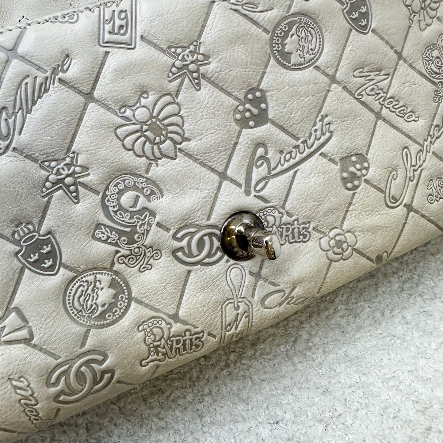 GLM-Medium Classic Flap CF with Embossed Charms in Ecru Calfskin SHW