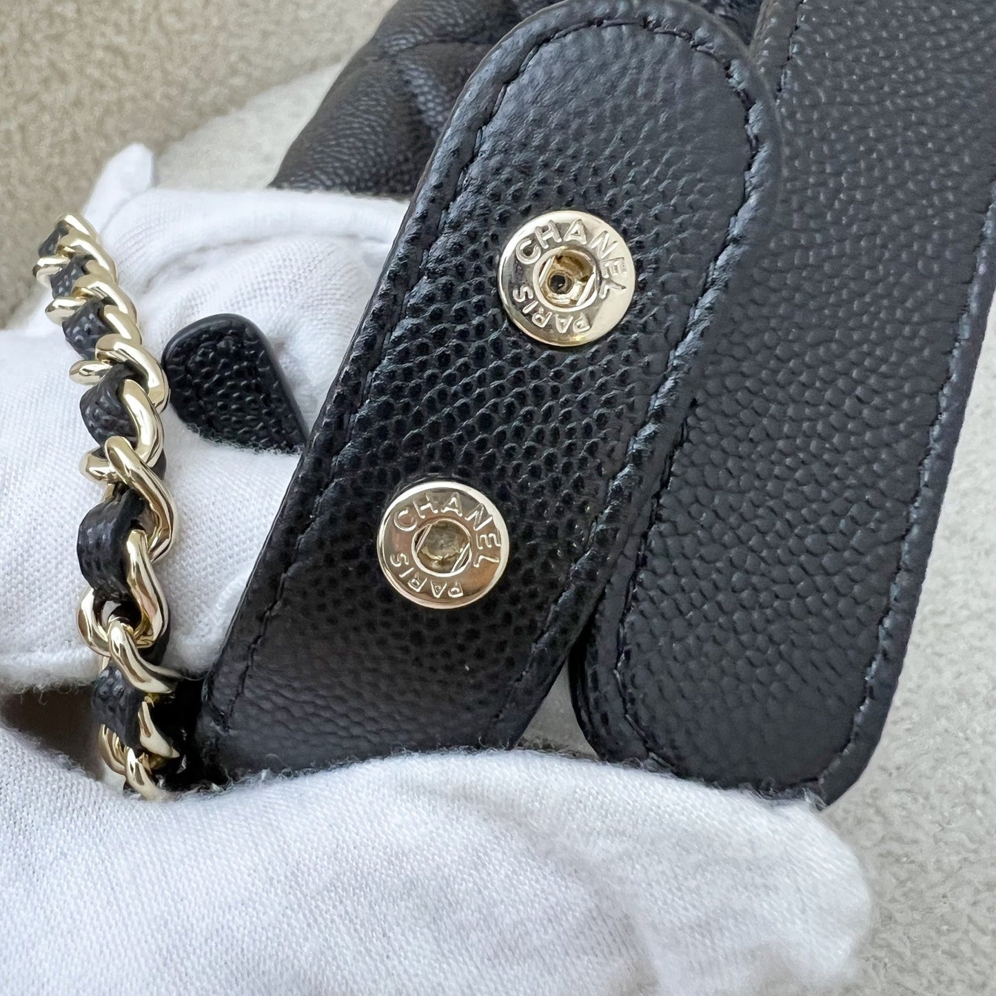 GLM-25C Quilted Hobo Clutch on Chain in Black Caviar and LGHW (Model: AP4386)