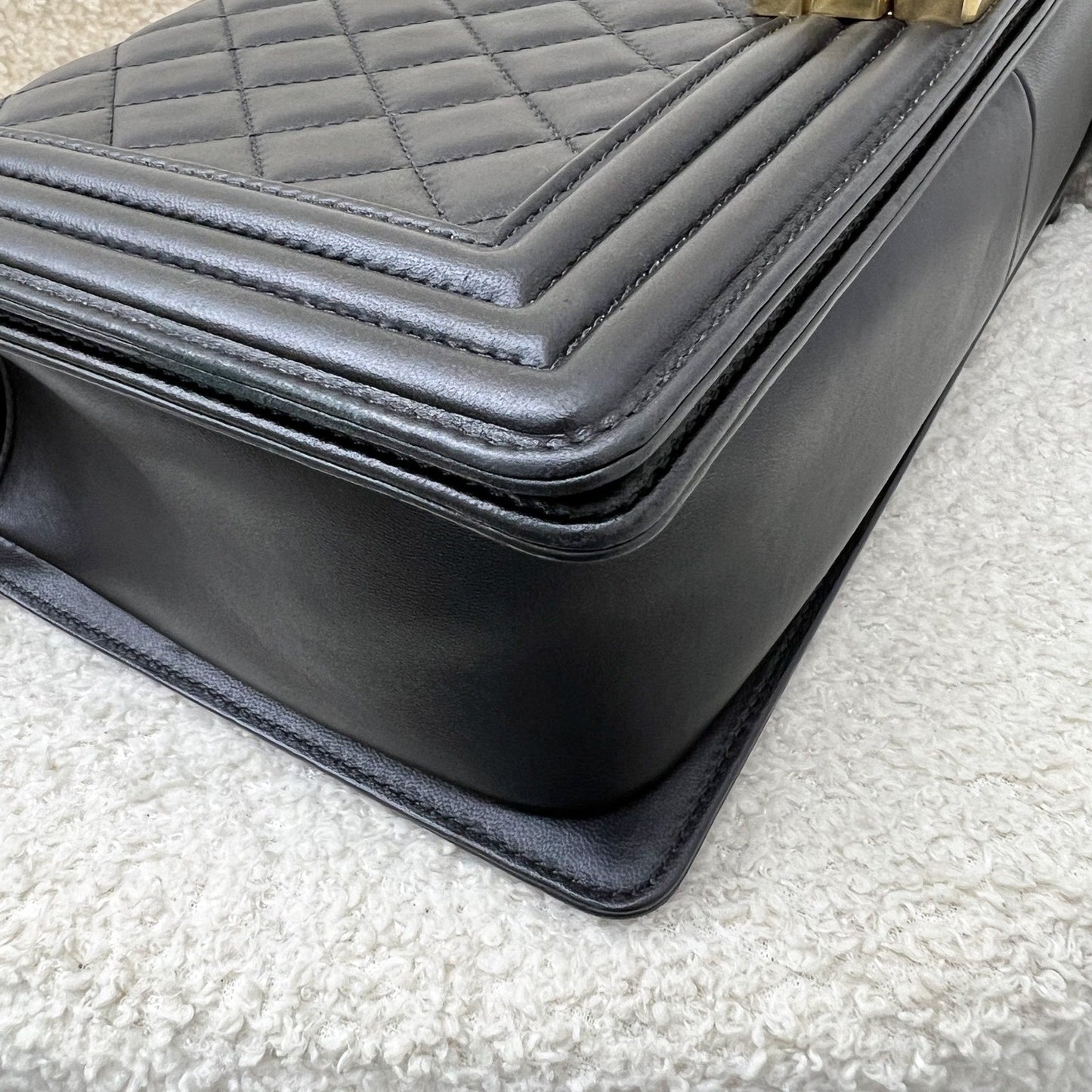 GLM-New Medium / Large 28cm Boy Flap in Black Lambskin and AGHW