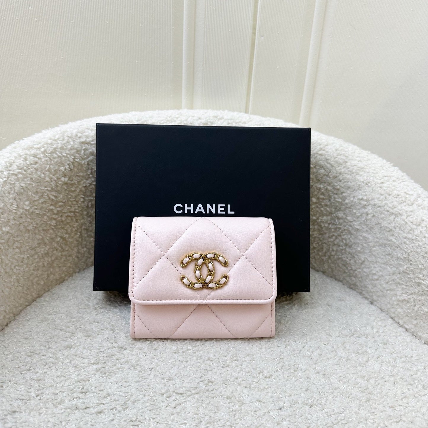 GLM-19 XL Card Holder in 22P Pink Lambskin GHW