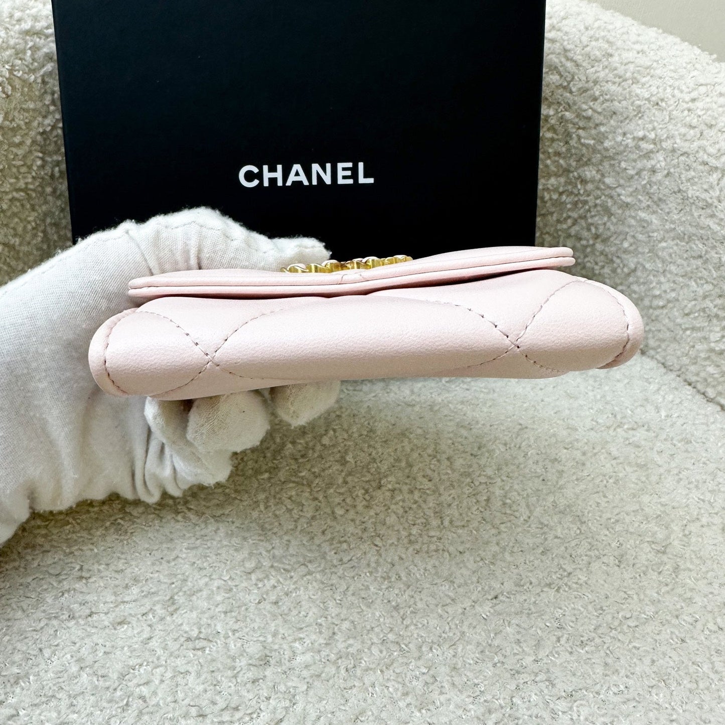 GLM-19 XL Card Holder in 22P Pink Lambskin GHW
