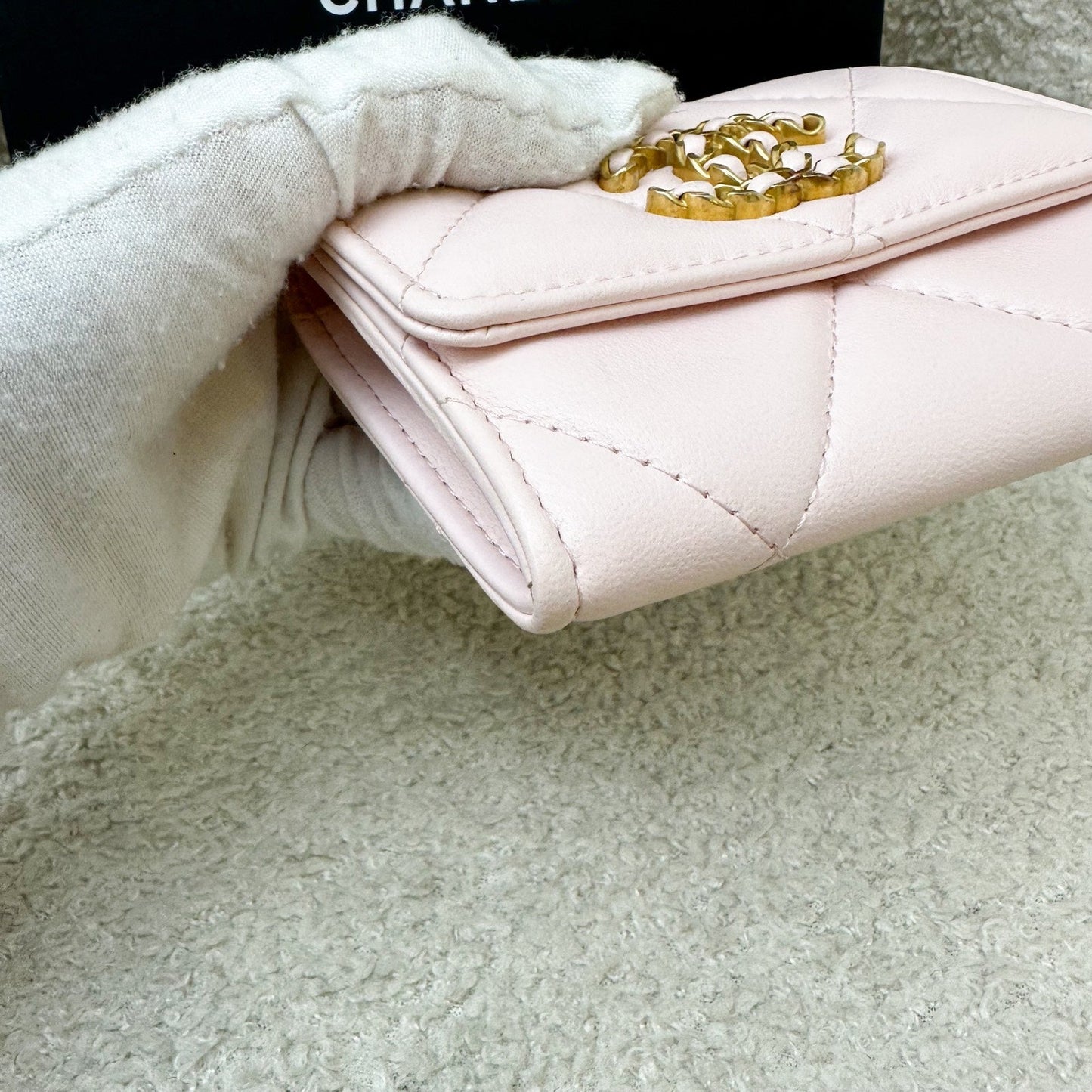 GLM-19 XL Card Holder in 22P Pink Lambskin GHW