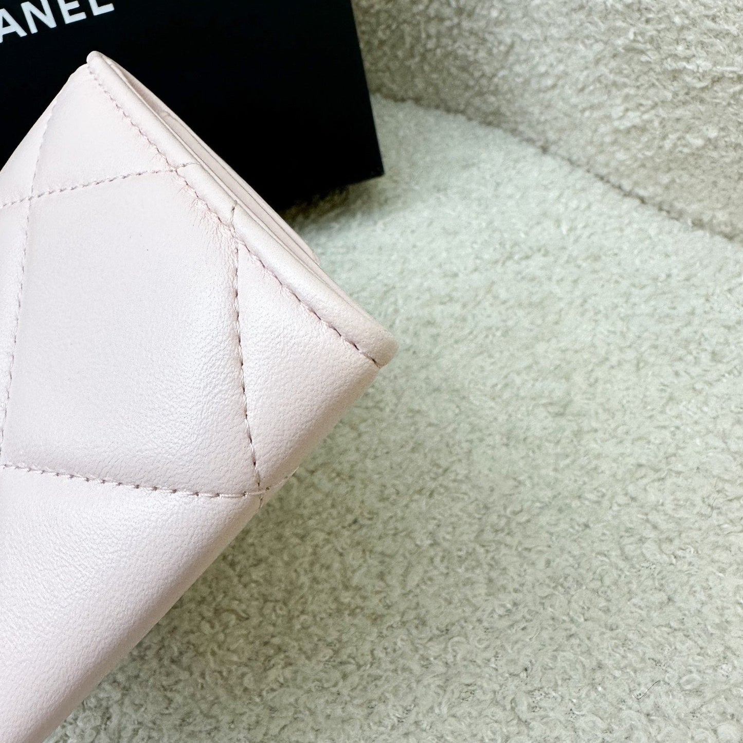 GLM-19 XL Card Holder in 22P Pink Lambskin GHW