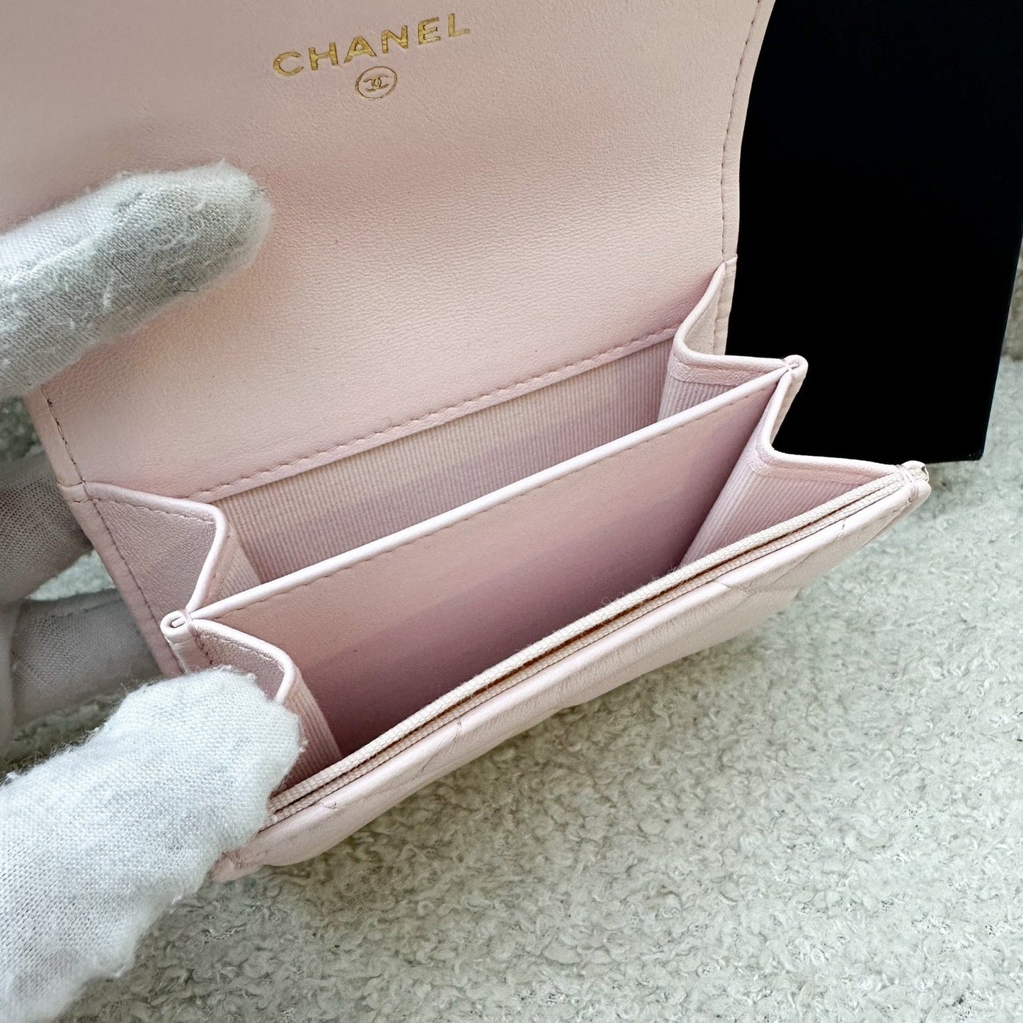 GLM-19 XL Card Holder in 22P Pink Lambskin GHW