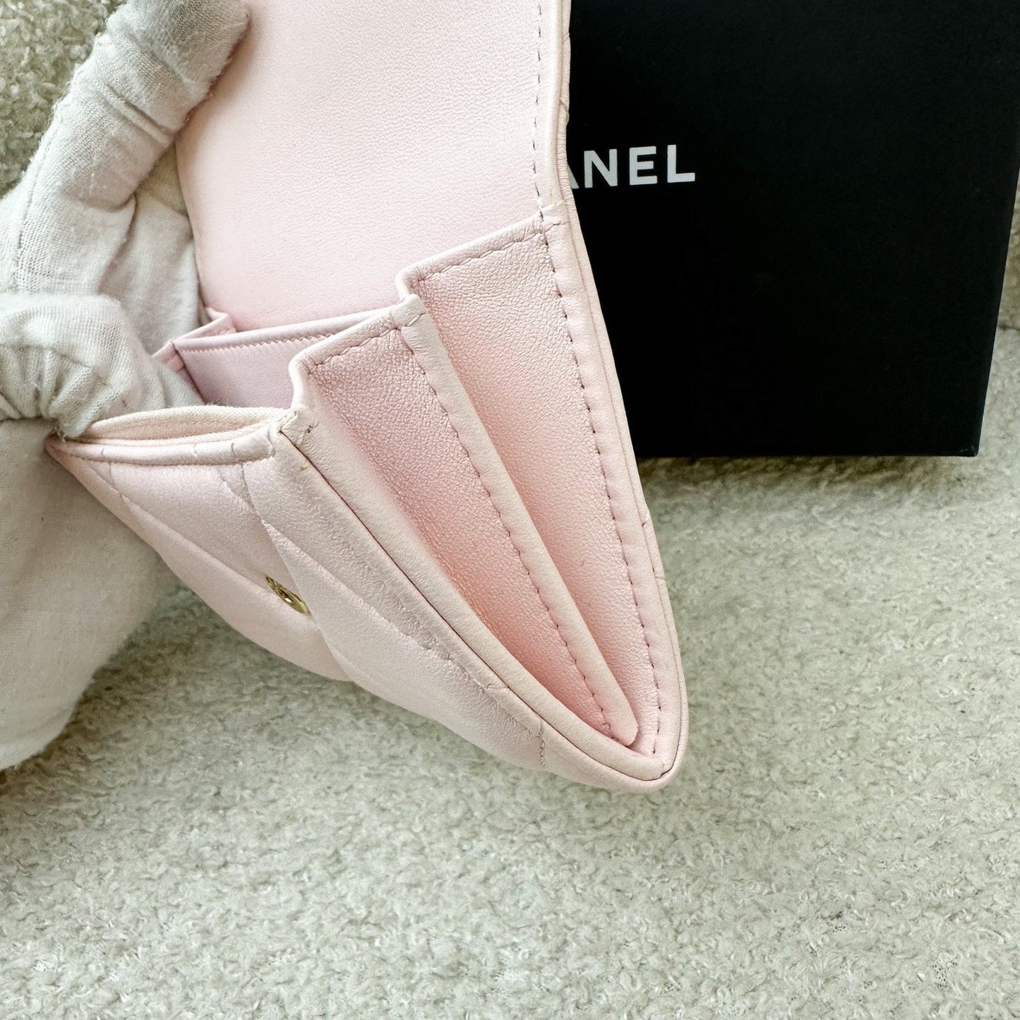 GLM-19 XL Card Holder in 22P Pink Lambskin GHW