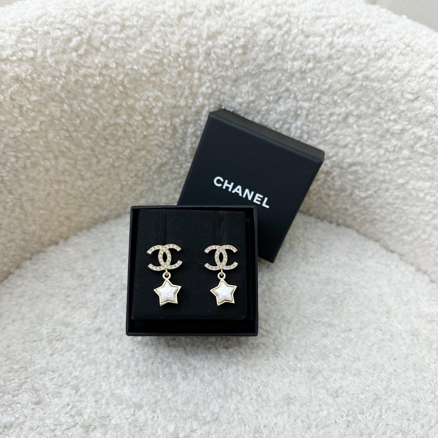 GLM-24C Star Earrings with Crystals and GHW