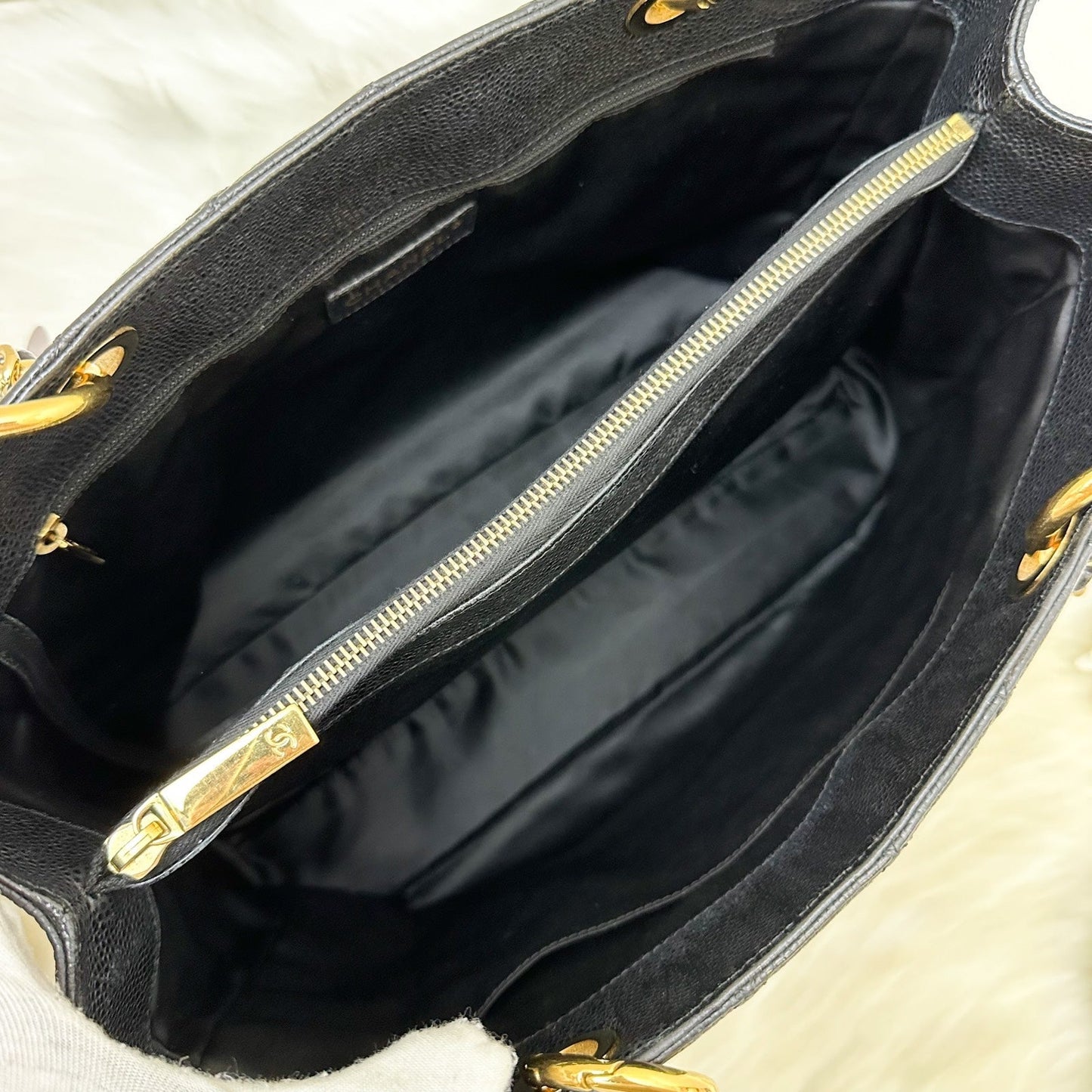 GLM-Grand Shopping Tote GST in Black Caviar and GHW